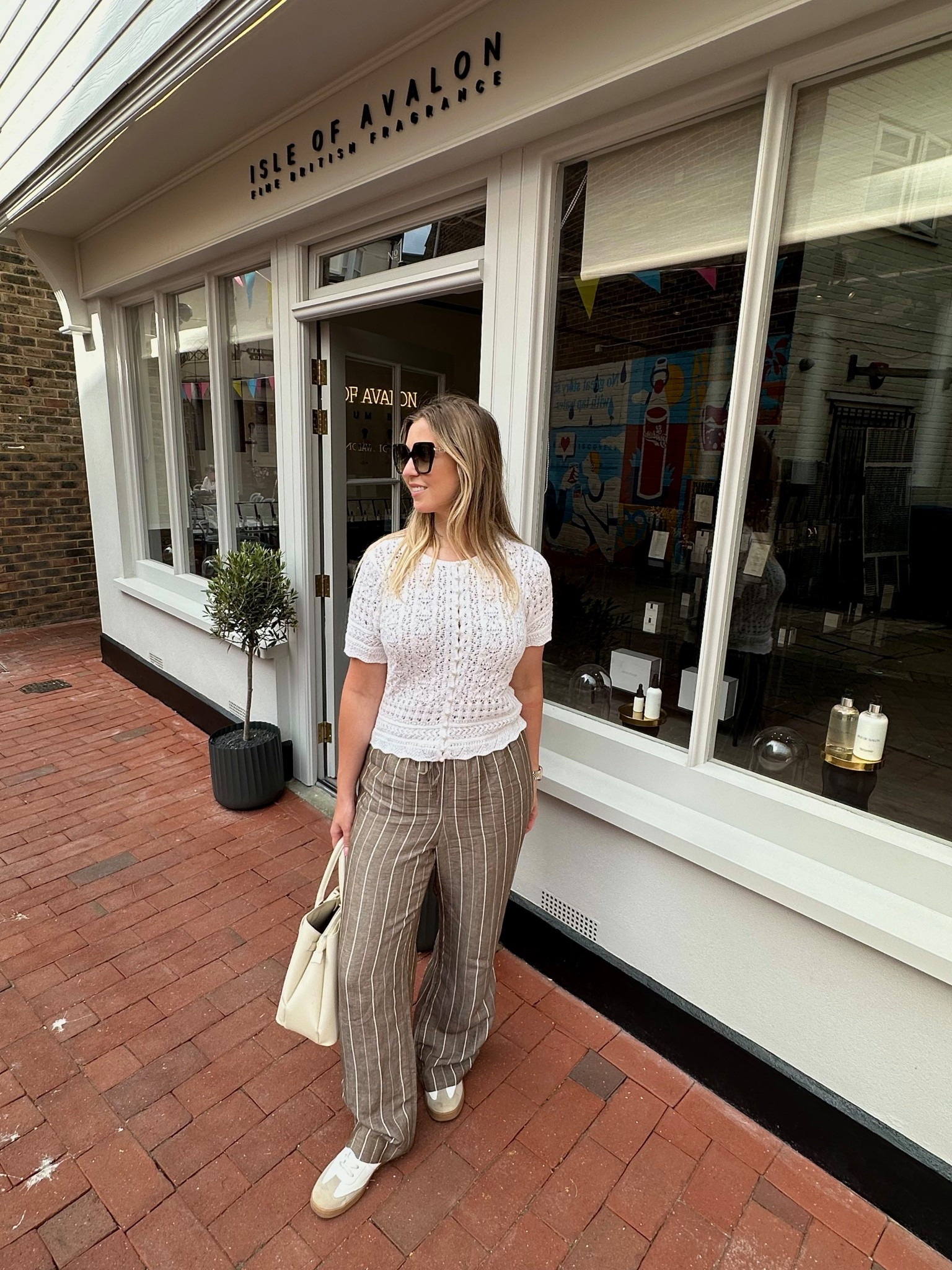 These trousers are a Spring/Summer staple 🤎





#LTKuk #LTKspring #LTKsummer