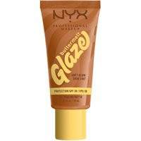 NYX Professional Makeup Buttermelt Glaze Soft Glow Skin Tint + SPF/FPS 30 Foundation (Various Shades) - Praline | Cult Beauty