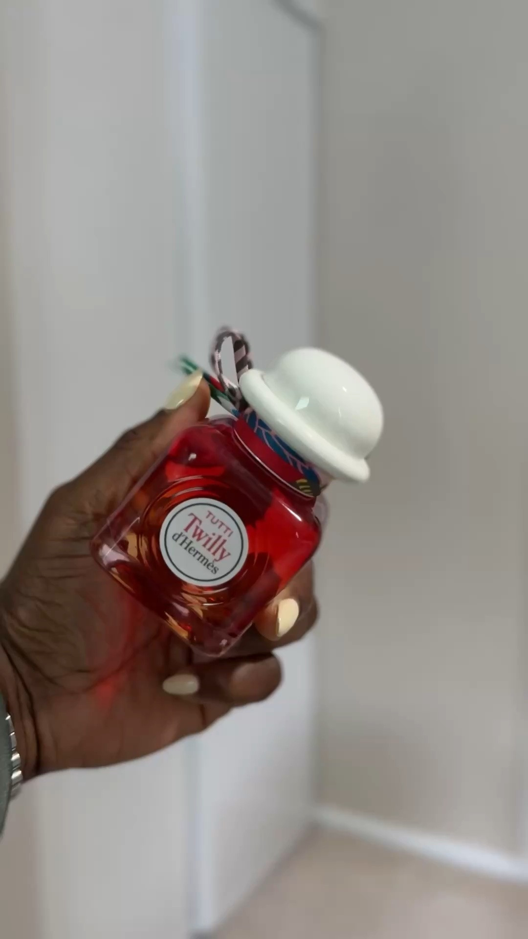 A little luxury in the palm of my hand ❤️✨
Currently obsessed with this scent from Tutti Twilly d’Hermès — playful, bold, feminine, and the perfect finishing touch before heading out. One thing about me? I love a fragrance that leaves a lasting impression 💫🌹

What’s your current favorite perfume? 👀✨

#TuttiTwillydHermes #HermesBeauty #PerfumeLover #FragranceAddict #LuxuryBeauty #ScentOfTheDay #PerfumeCollection #BeautyFavorites #FeminineEnergy #EverydayLuxury #FragranceObsessed #BeautyContentCreator #LifestyleCreator #SoftGirlLuxury #PerfumeTok #LuxuryFragrance #BeautyInfluencer #ShoppingFinds #GiftedVibes #SelfCareEssentials

#LTKBeauty #LTKgrwm #LTKootd