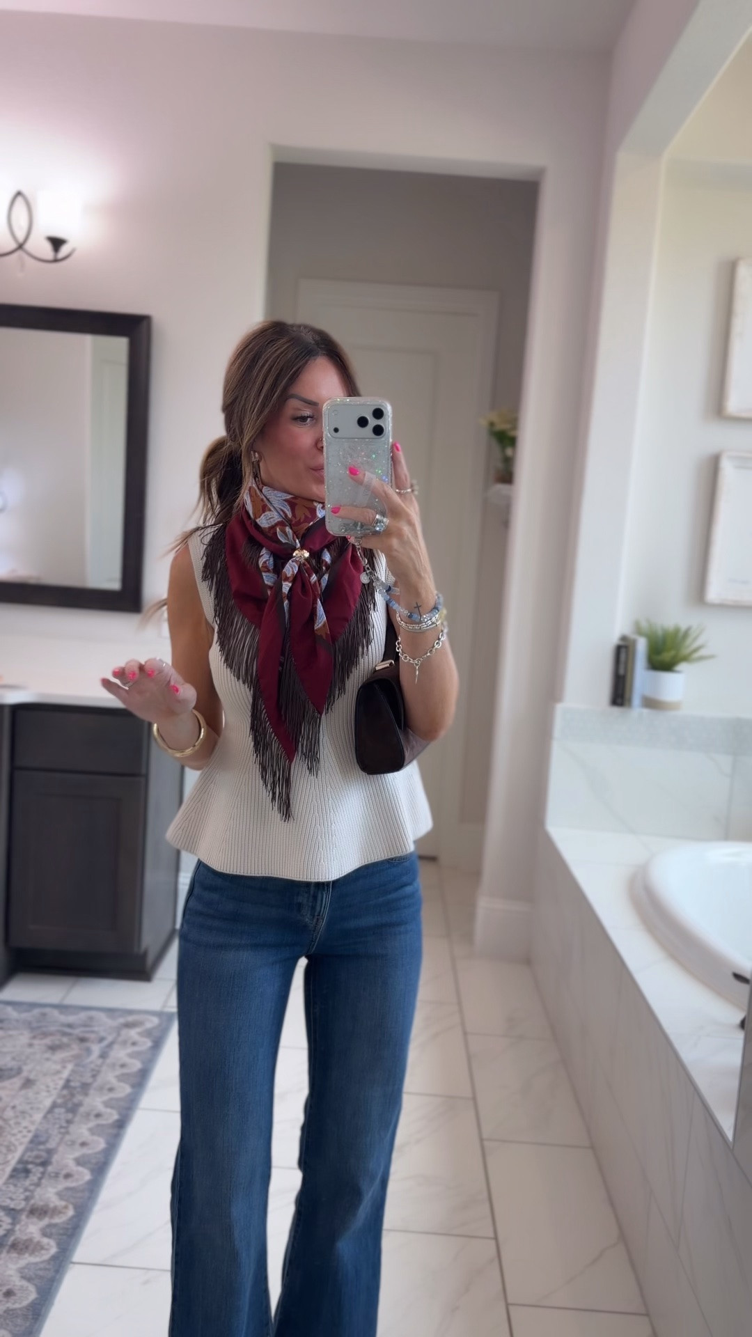 Wearing an XS in this top and a 0 regular in the jeans, I’m 5”6 for reference!

#LTKgrwm #LTKootd #LTKdayinmylife