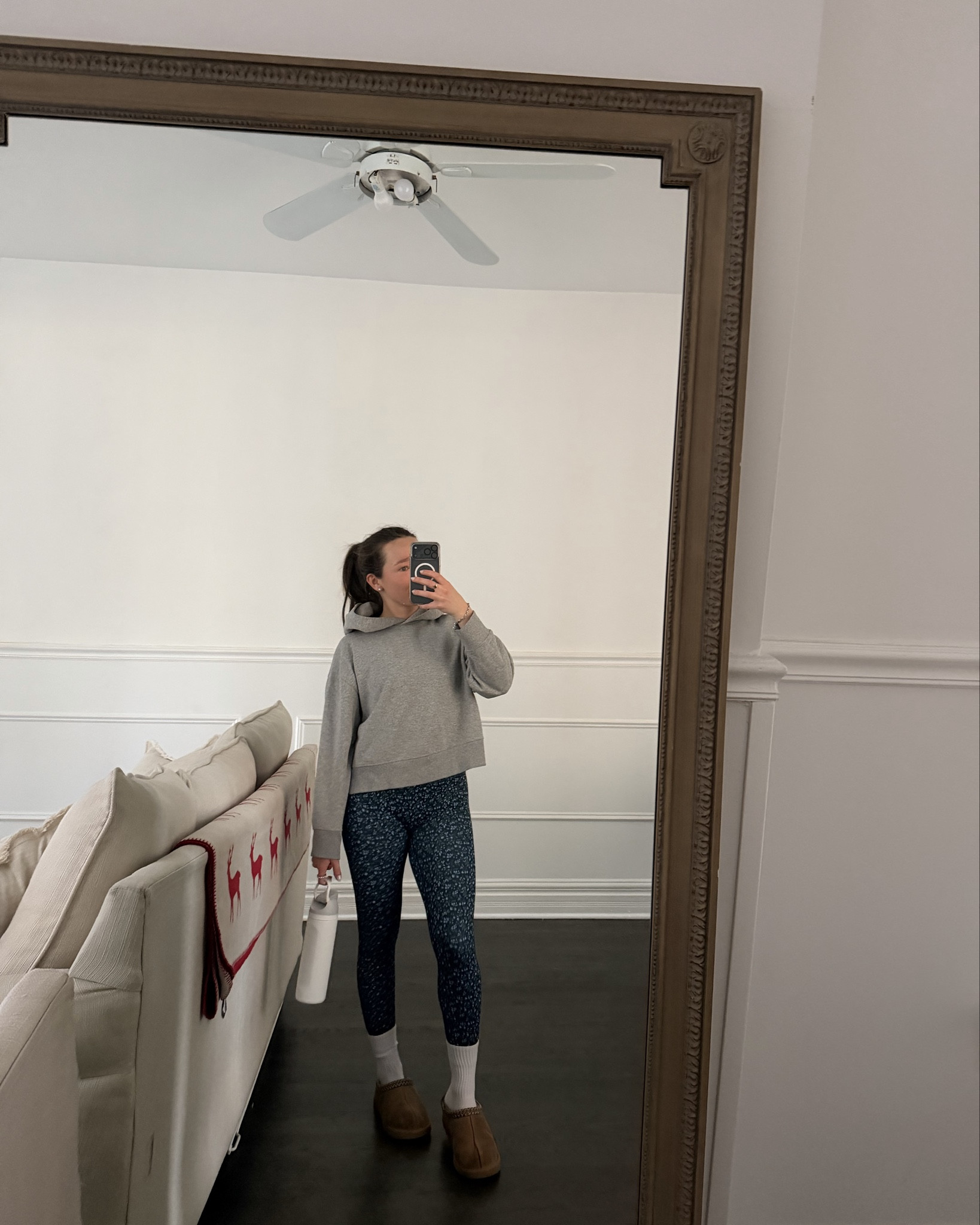 Saturday outfit for bagels and coffee followed up by solidcore ☕️🧘‍♀️⭐️🩰

@abercrombie @Nike US 