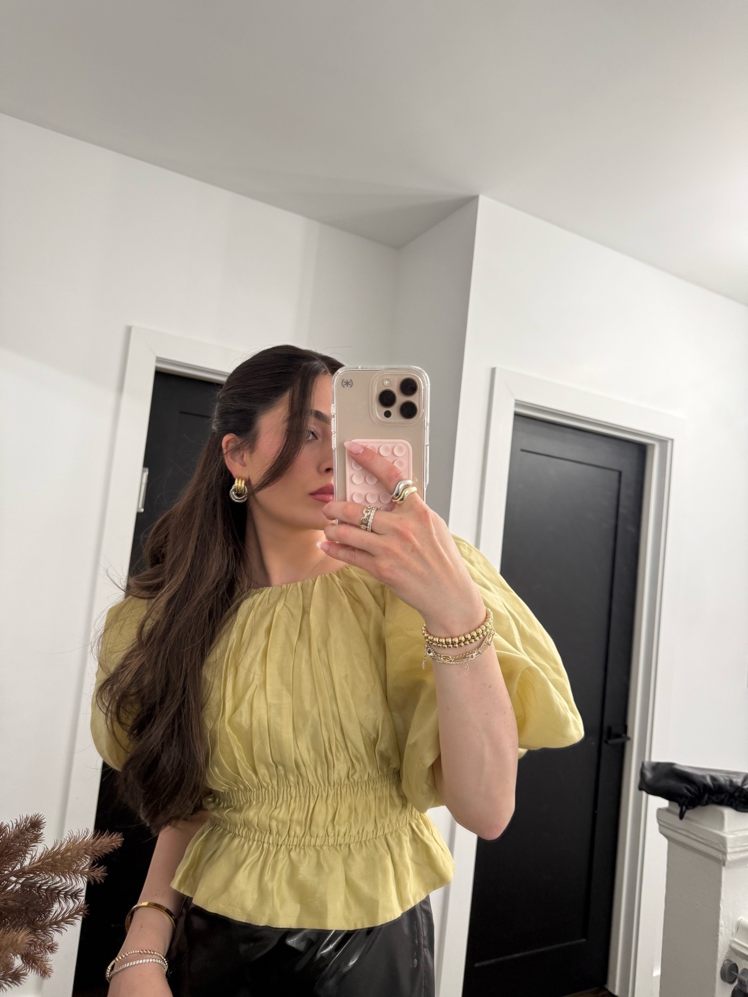 Similar top to mine, and how I get the perfectly sculpted sides of my hair to stay sleek! Shop below ✨