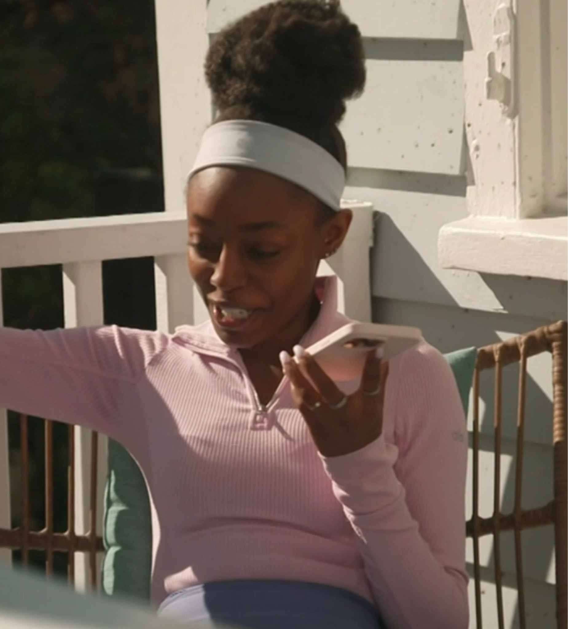 Southern Charm 9x05

Venita’s activewear 

#southerncharm #venitaaspen