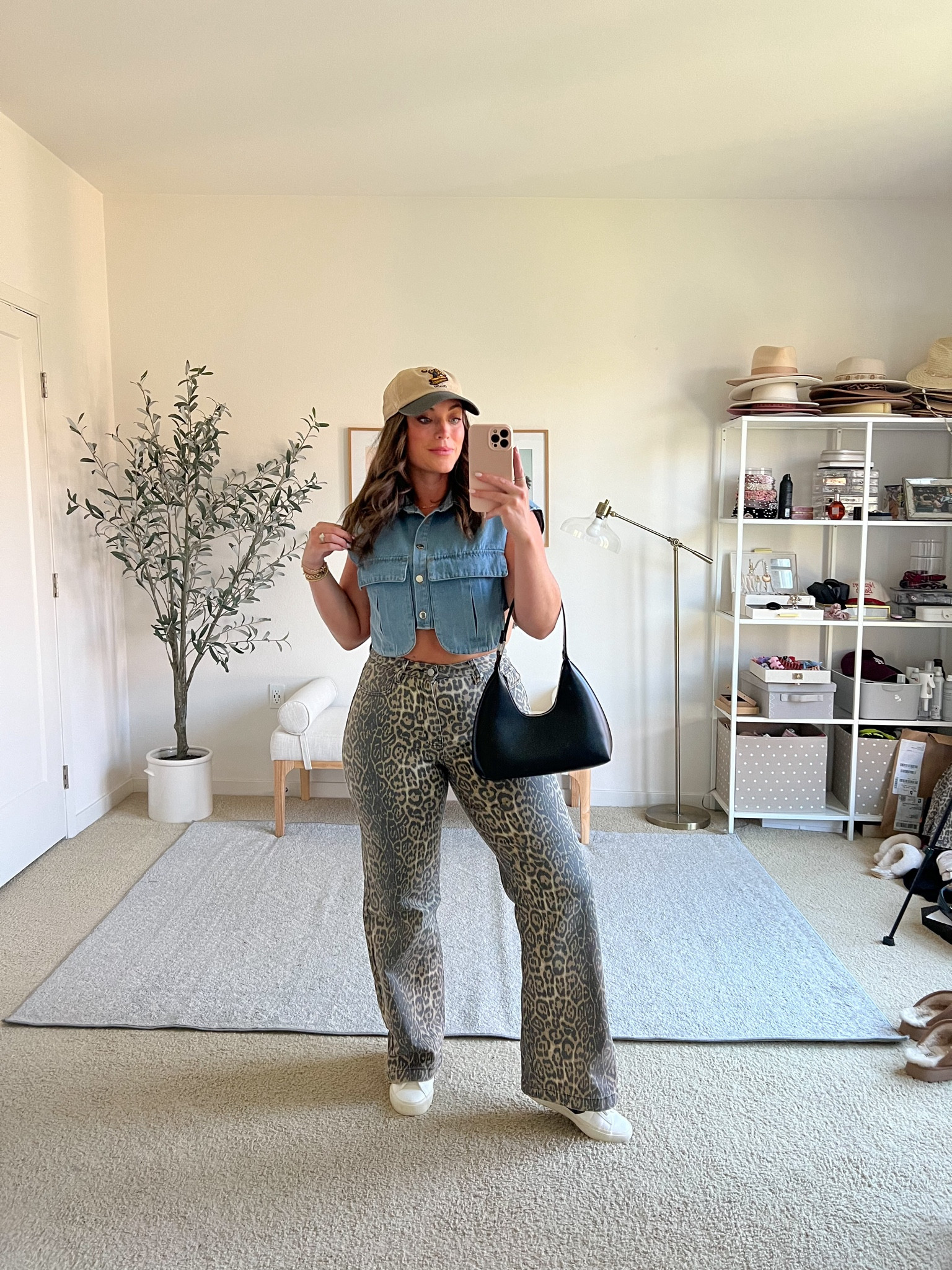 Cute game day outfit with a team baseball hat! 🏈✨

Top m
Jeans tts, size 8


#LTKMidsize #LTKSeasonal #LTKFindsUnder50