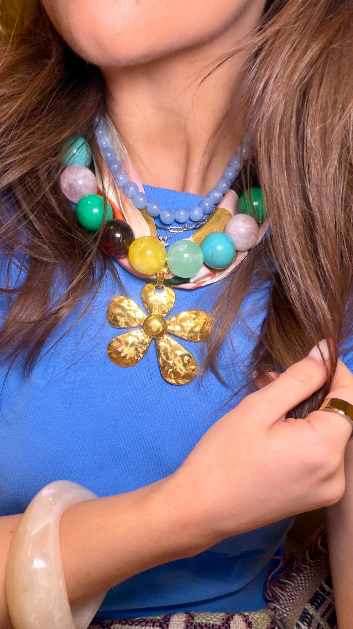 Layering multiple chunky necklaces is my new personality trait. Especially the blue and green combo. ✨💚