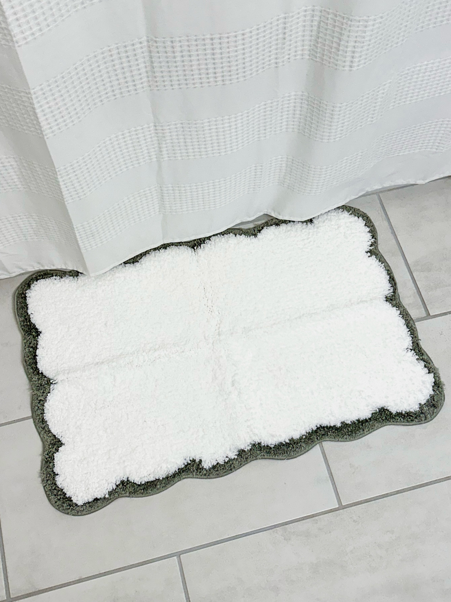 Green and white scallop rug from Amazon for our guest bathroom 

#LTKStyleTip #LTKHome #LTKFindsUnder50