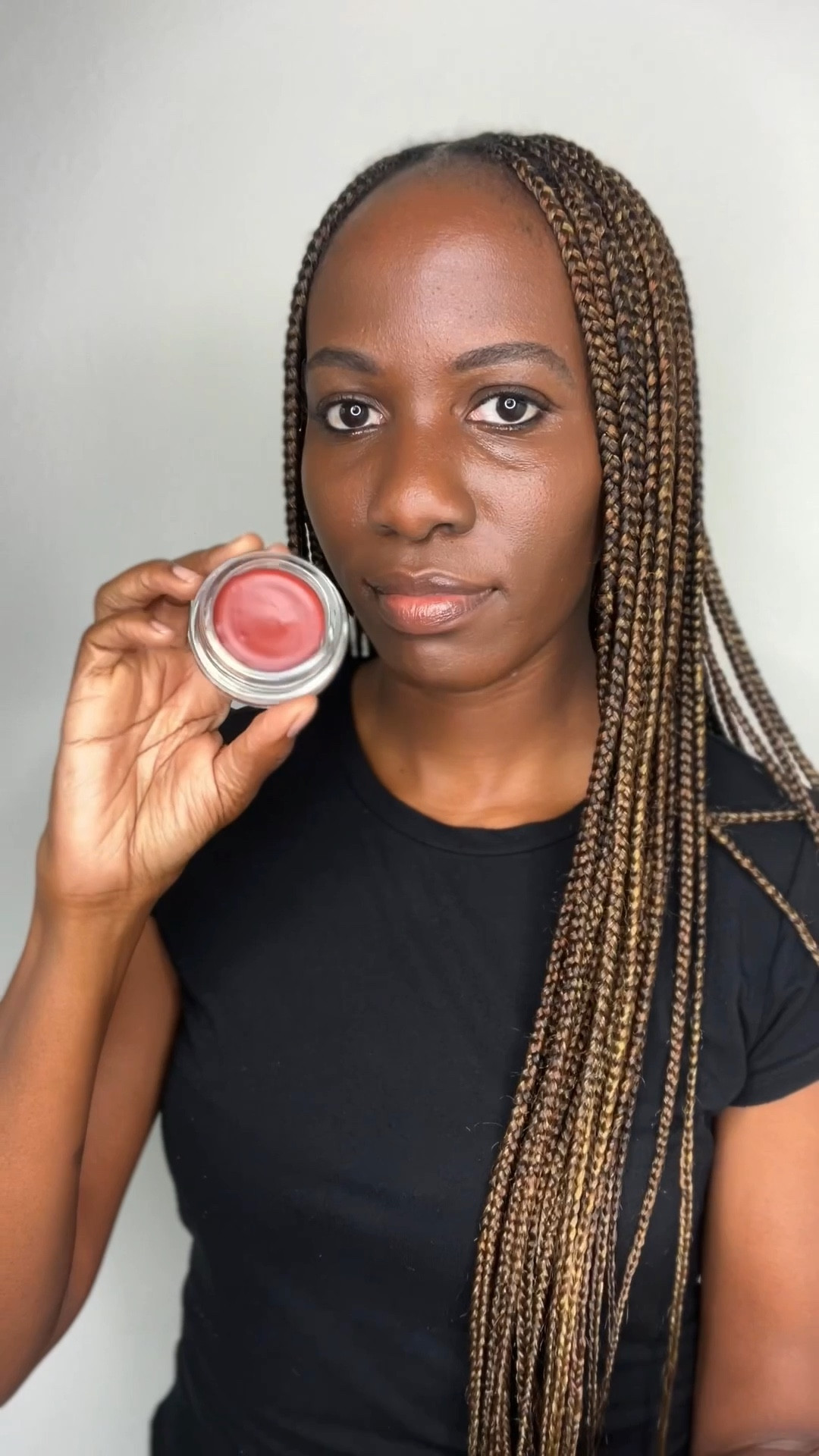 I tried the It Cosmetics Do It All Radiance Concealer for the first time, and let's just say I got carried away! The finish is so smooth and neutral that it blends seamlessly into the skin.

Benefits:
✨ Perfect for minimal makeup days
✨ Blends easily and provides medium coverage with a radiant glow
✨ Excellent for under eyes and doesn’t crease
✨ Infused with multivitamins for added skincare benefits

It’s that easy and beneficial. Just add a touch of sunset blush and a swipe of your favorite gloss, and you’re good to go!



#LTKBeauty #LTKSeasonal #LTKFindsUnder50