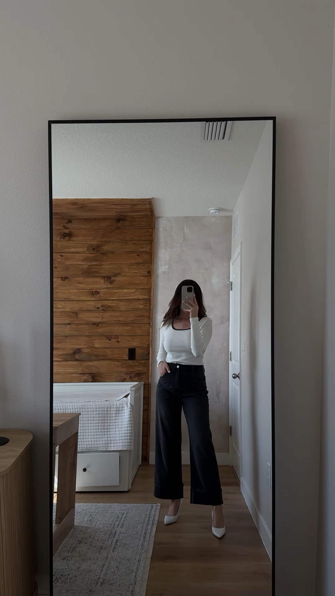The comfiest pants! Love these Halara Pants! #halarapants #darkpants 

#LTKMidsize #LTKStyleTip #LTKFindsUnder100
