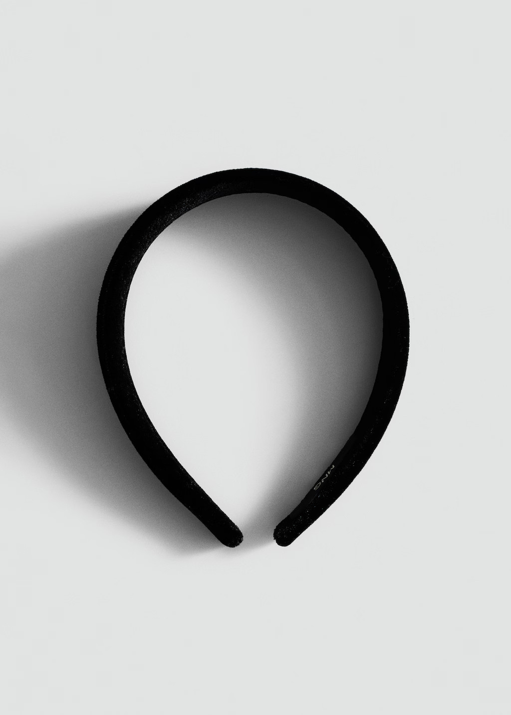 Velvet finished headband - Women | MANGO United Kingdom | MANGO (UK)