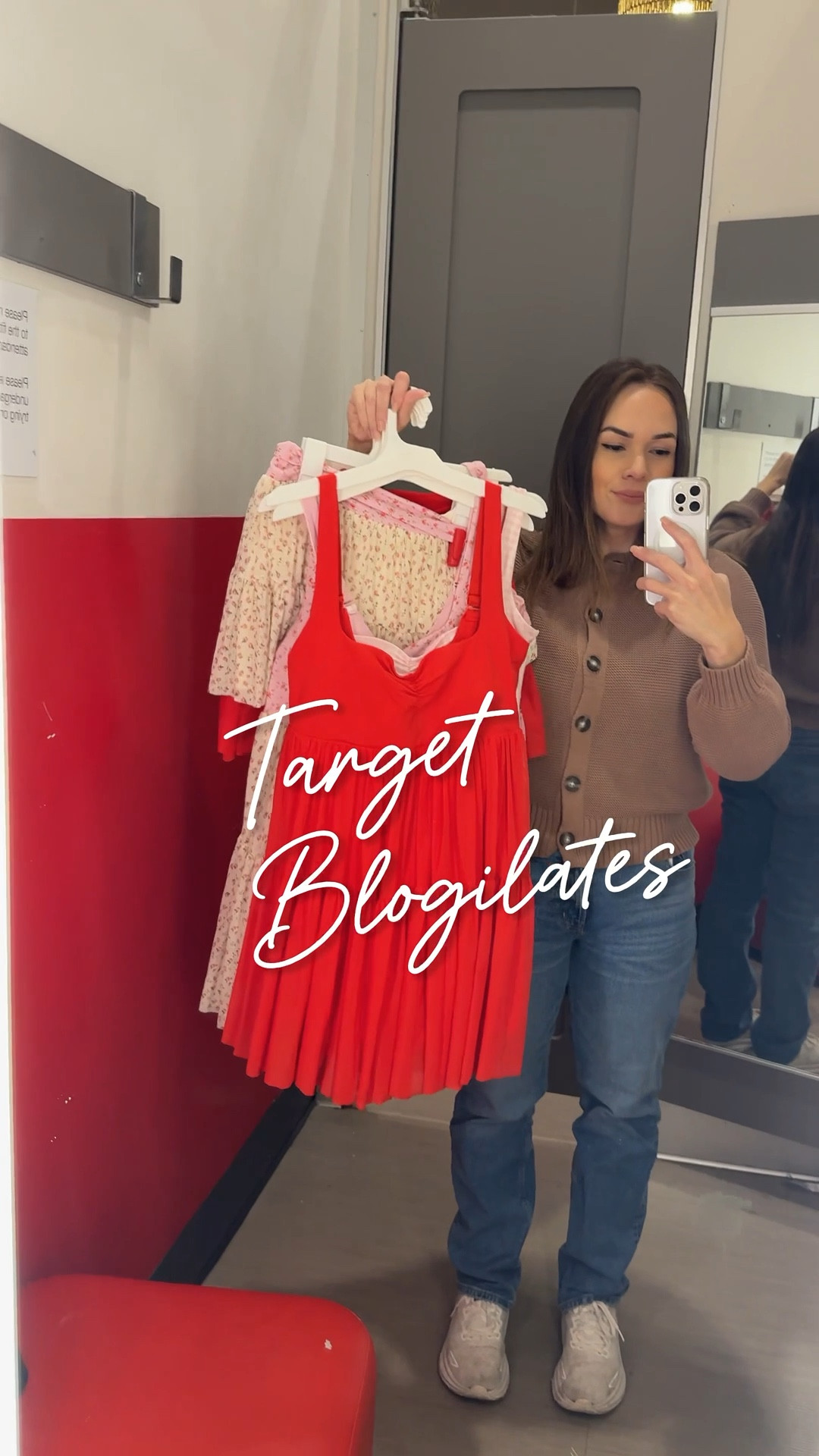 Disney World Outfit Inspo

Featuring blogilates x target!

Size medium, 150lbs size 6 in jeans

#blogilates #disneyoutfits 