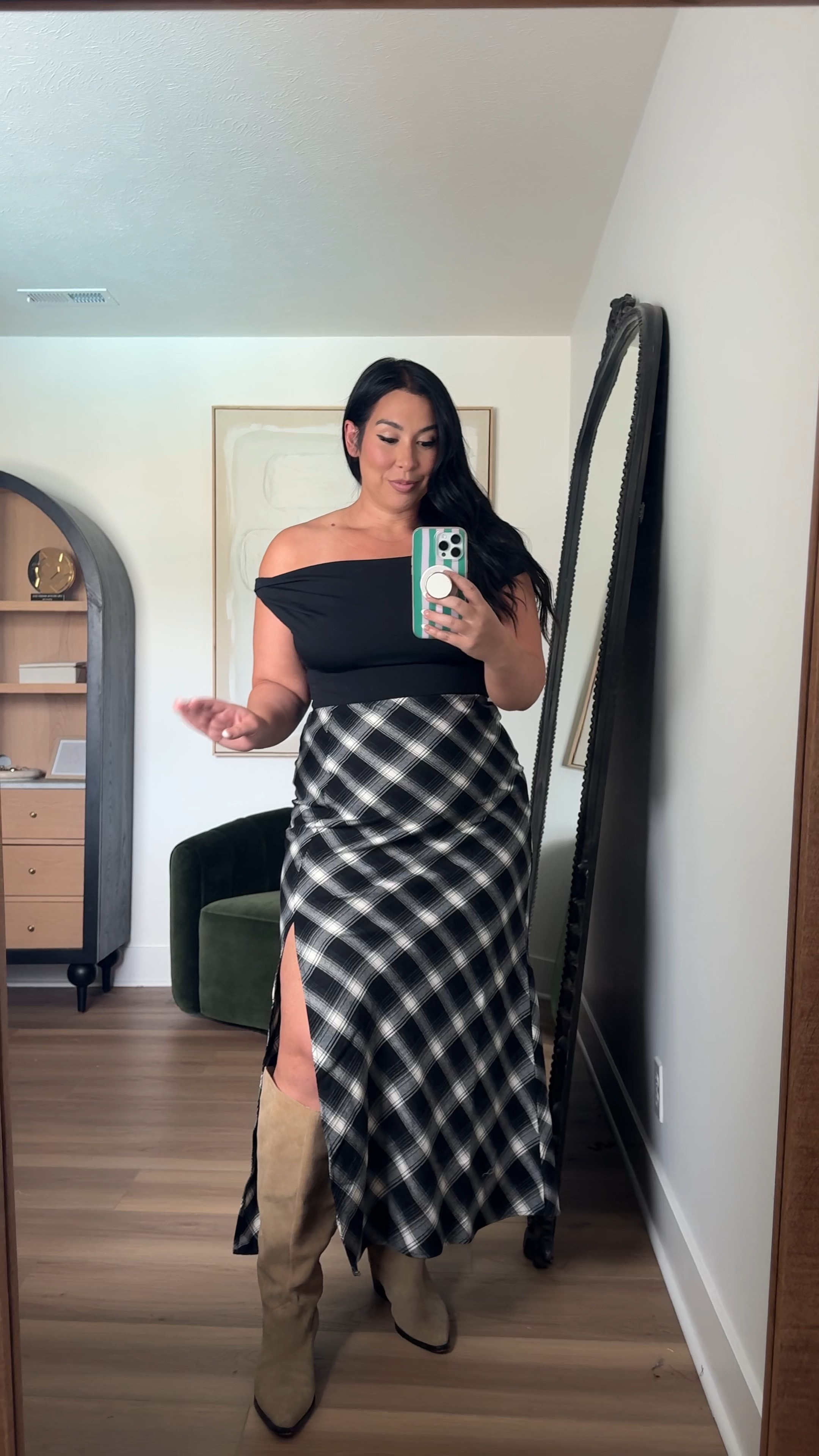 Love this skirt, hugs the curves and is so flattering! Wearing an XL in all dresses vici, fall style, fall dress, midsize fashion, fall finds 

 #LTKSeasonal #LTKMidsize