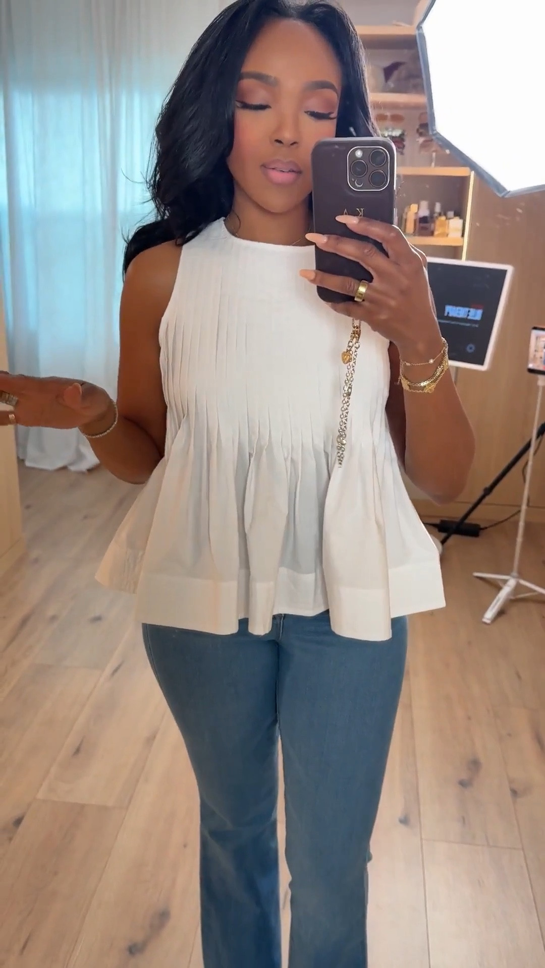 Scroll to shop!!  This cute little babydoll shirt with dark wash jeans is  easy to style for day-to-day wear.

Perfect for casual work days, brunch, everyday outfits, errands, and casual dinners.

#LTKmomlife #LTKootd #LTKPetite