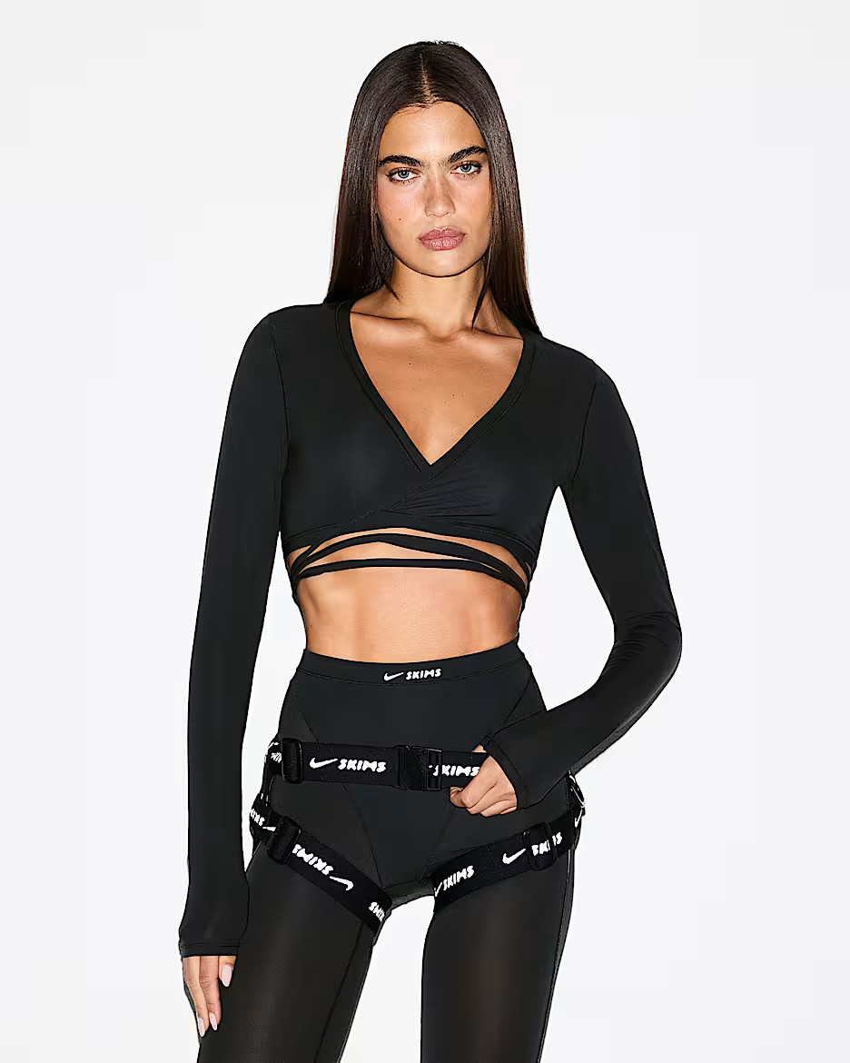 NikeSKIMS Weightless Layers | Nike (US)