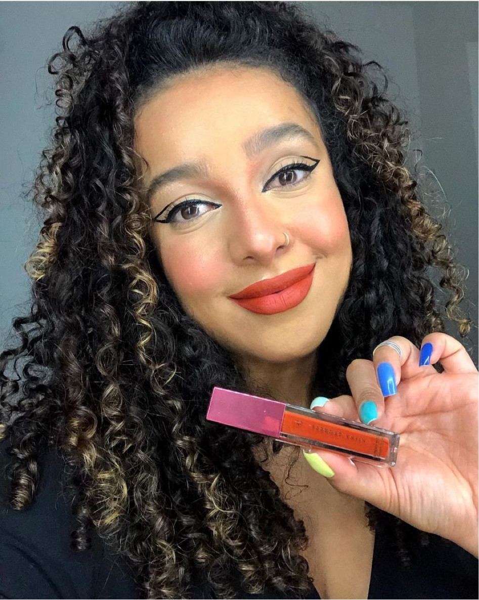 Batom Skinny Matte da Linha Niina Secrets na cor Âmbar Tulipa é perfeito para compor uma produção por ter uma tonalidade de alaranjado que sempre está em alta! Ele tem longa duração e textura super fina que fica confortável nos lábios! 🧡

#LTKbeauty #LTKbrasil