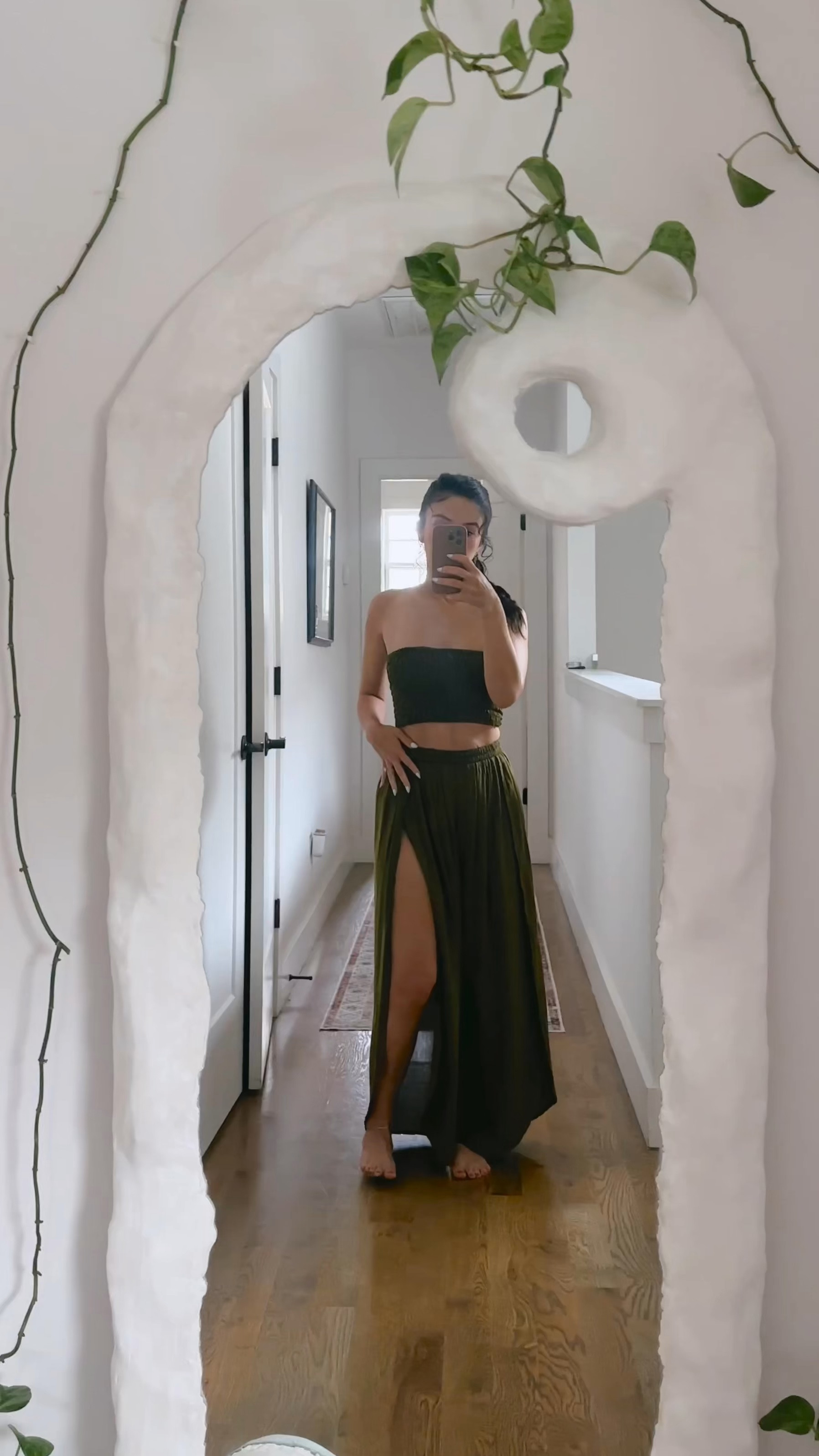 Olive tube top / split pants set 🫒 

#matchingset #green #olive


#LTKSeasonal #LTKstyletip #LTKVideo