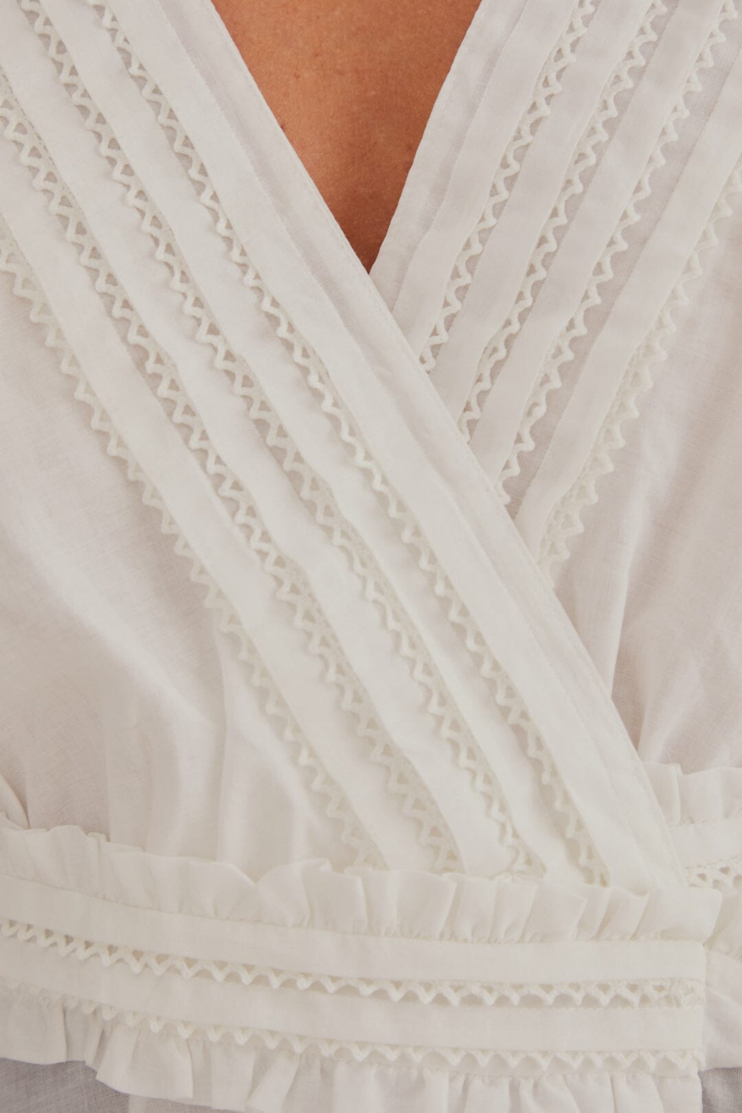 Off-White V Neck Blouse | FarmRio (US)