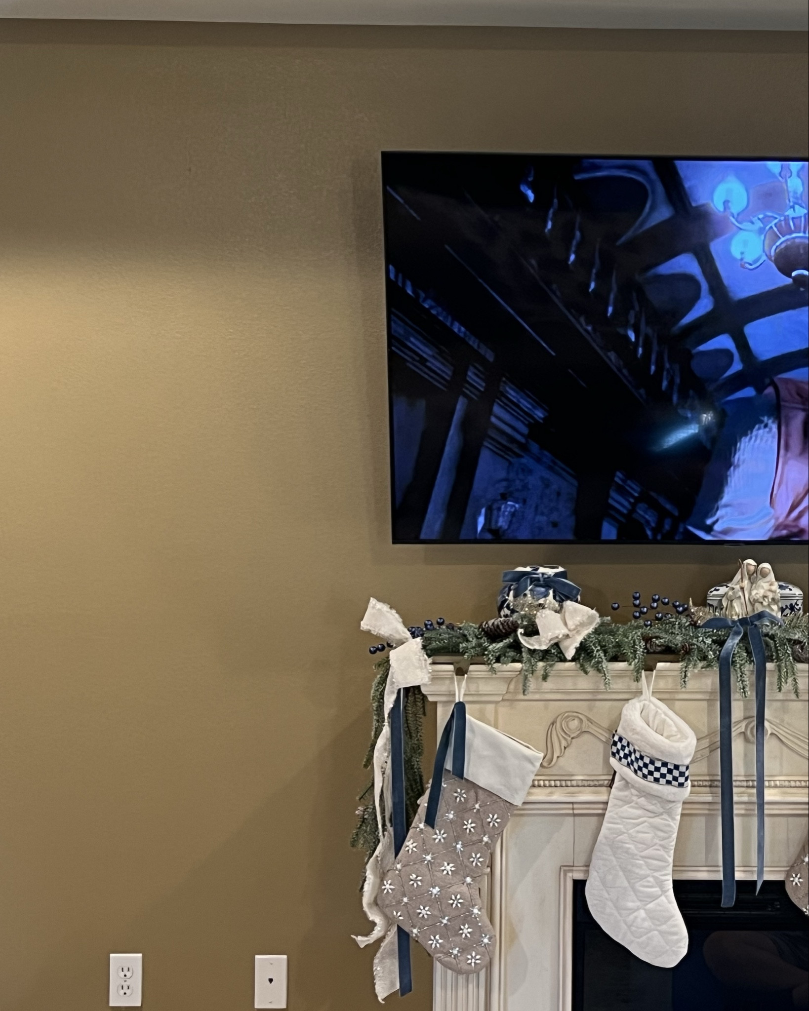 Set of 2 Gold cordless rechargeable wall sconces
Wireless 
LED 
Beige shades
Amazon finds
Affordable 
Come with remotee

#LTKHome