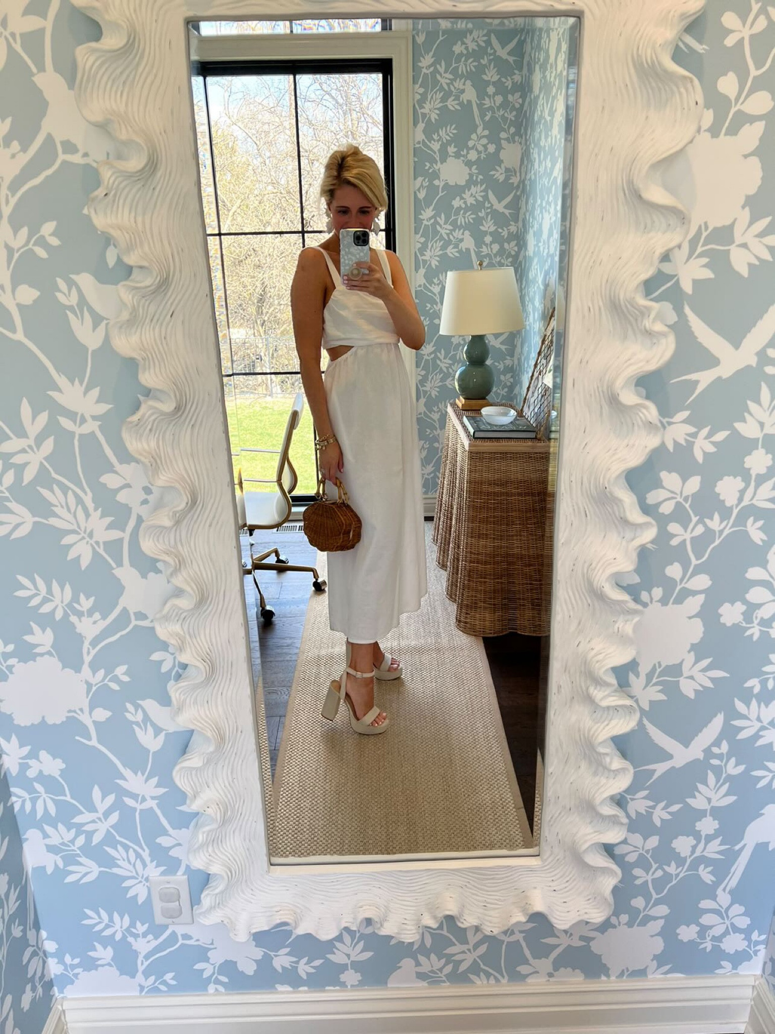 Love this dress especially since it's a Target find!! 