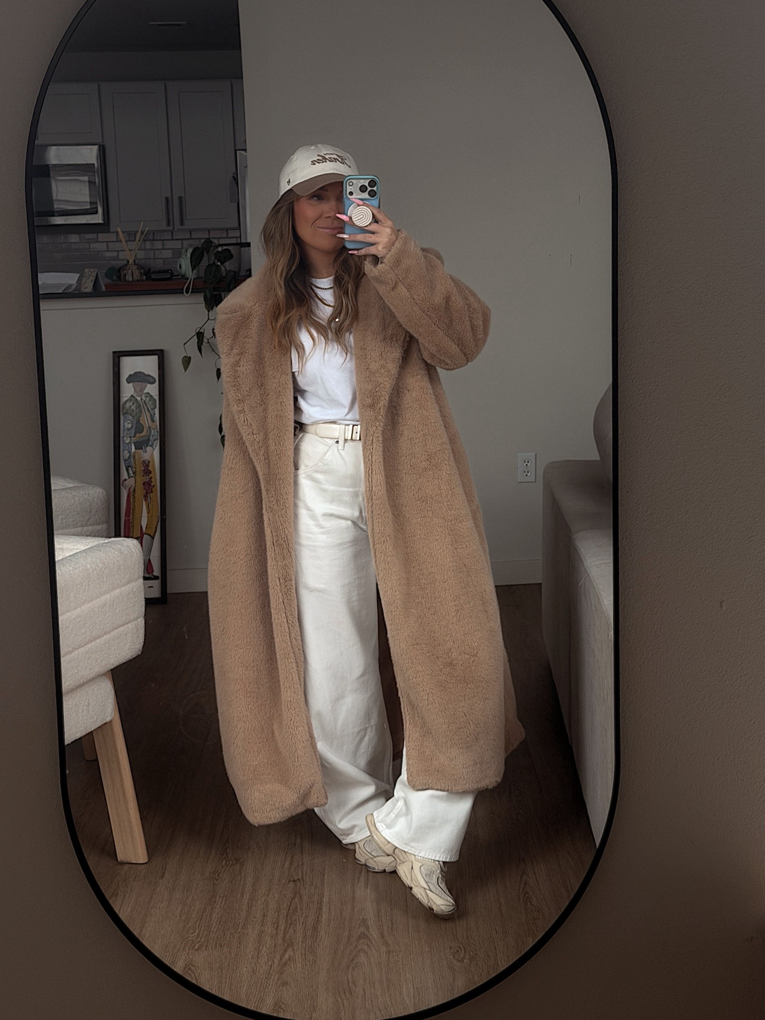 tee and jeans - uniqlo
belt - amazon
sneakers - new balance
hat - 47
coat - beginning boutique

#LTKWorkwear #LTKSeasonal #LTKootd