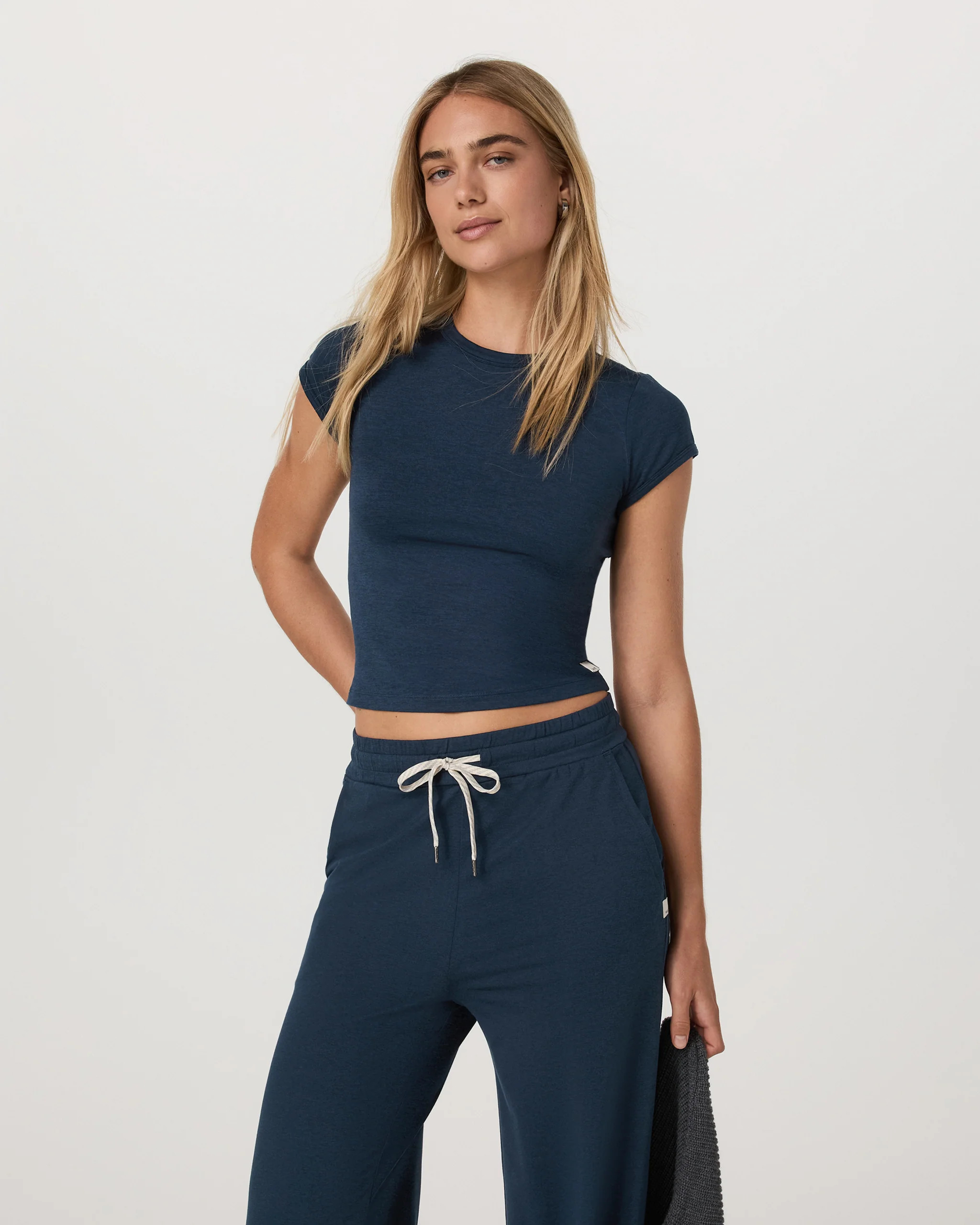 Women's Short Sleeve Halo Baby Tee – Blue Coast Heather – Tops – Vuori | Vuori Clothing (US & Canada)