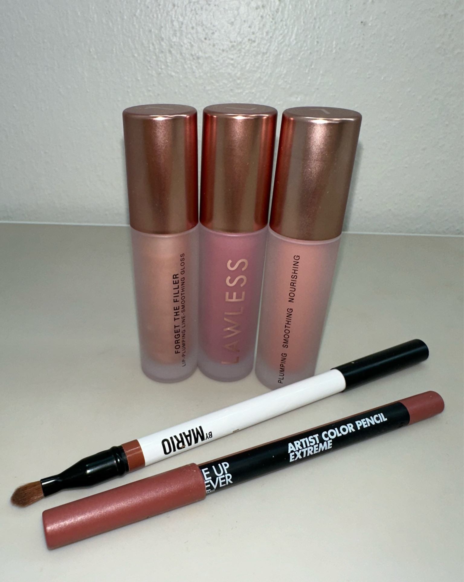 LOVING these Lawless glosses over a sultry liner!! You need!