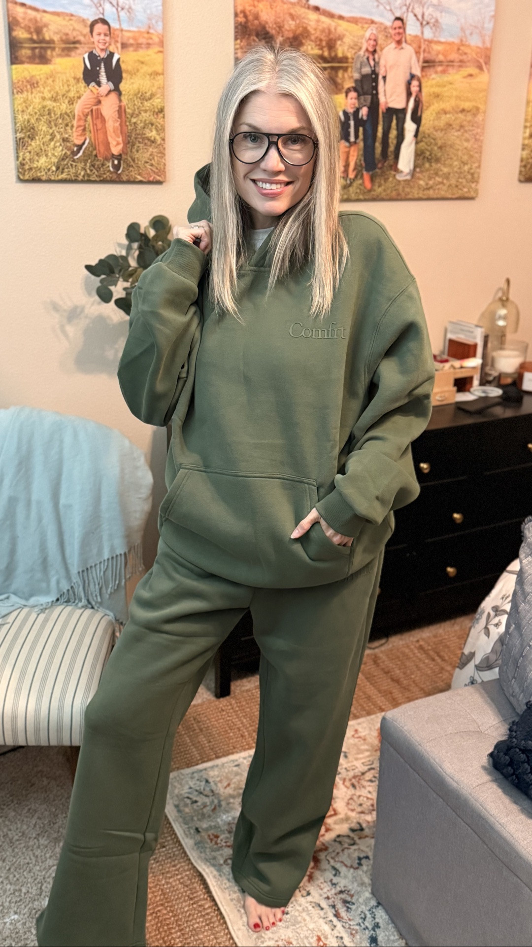 Cute sweatpants ideas! Mom outfit of the day

#LTKgrwm #LTKmomlife #LTKootd
