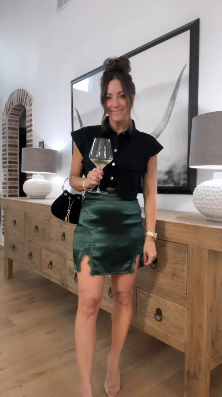 Wearing small in top + skirt