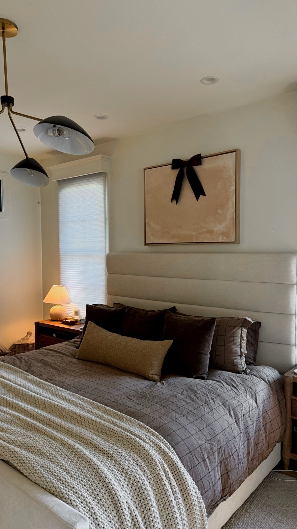 Bow above our bed 🎅🏼