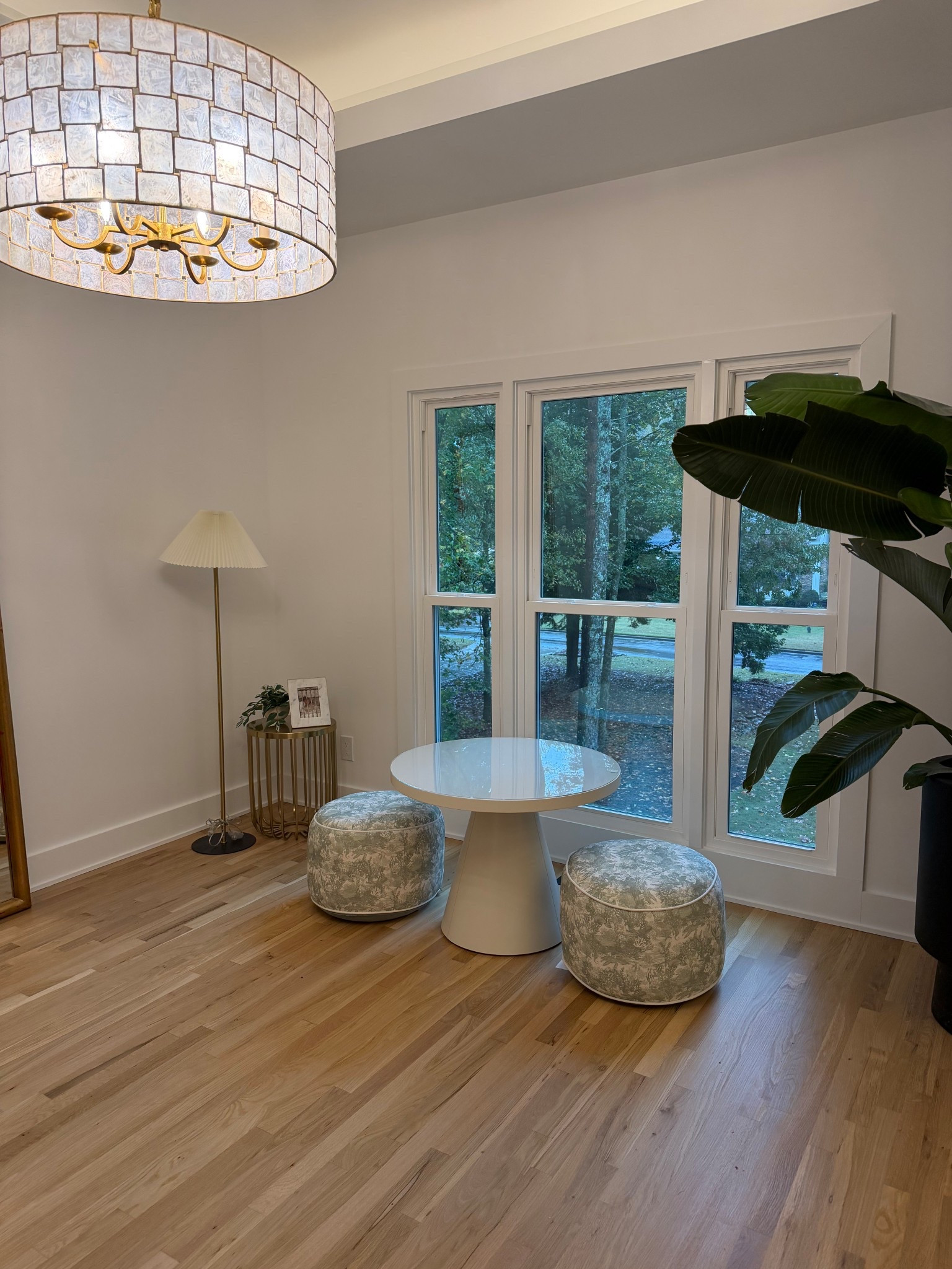 Kid’s play table with acrylic top!