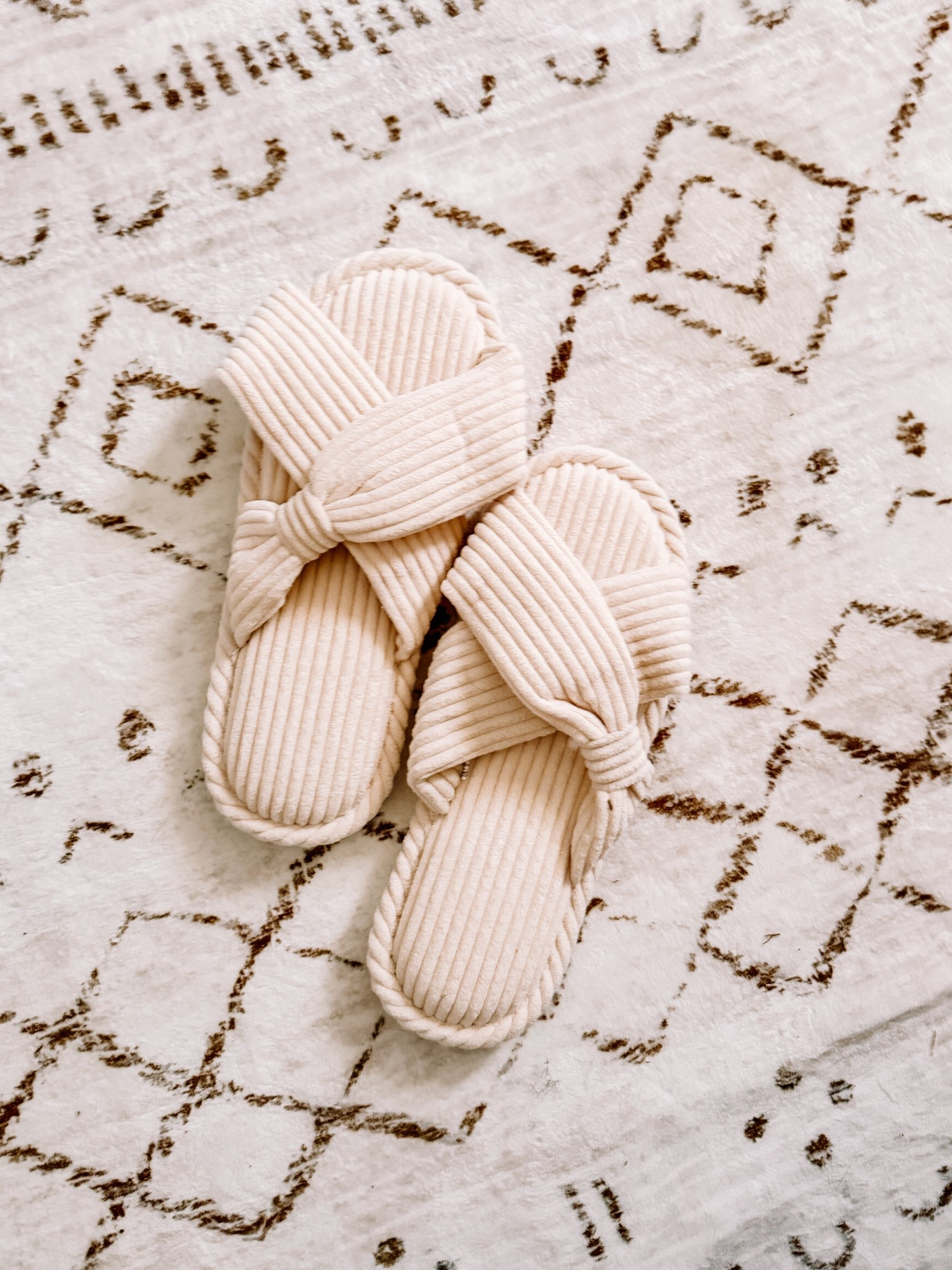 Cute and cozy slippers for my large feet girlies! 

Amazon find, bedroom slippers, shoes 

#LTKStyleTip #LTKShoeCrush