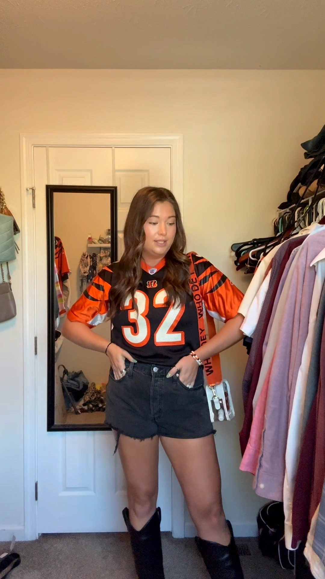 It’s Game Deyyyyy. These are the most comfortable cowboy boots that I own and they’re from Amazon 👀 

#LTKMidsize #LTKSeasonal