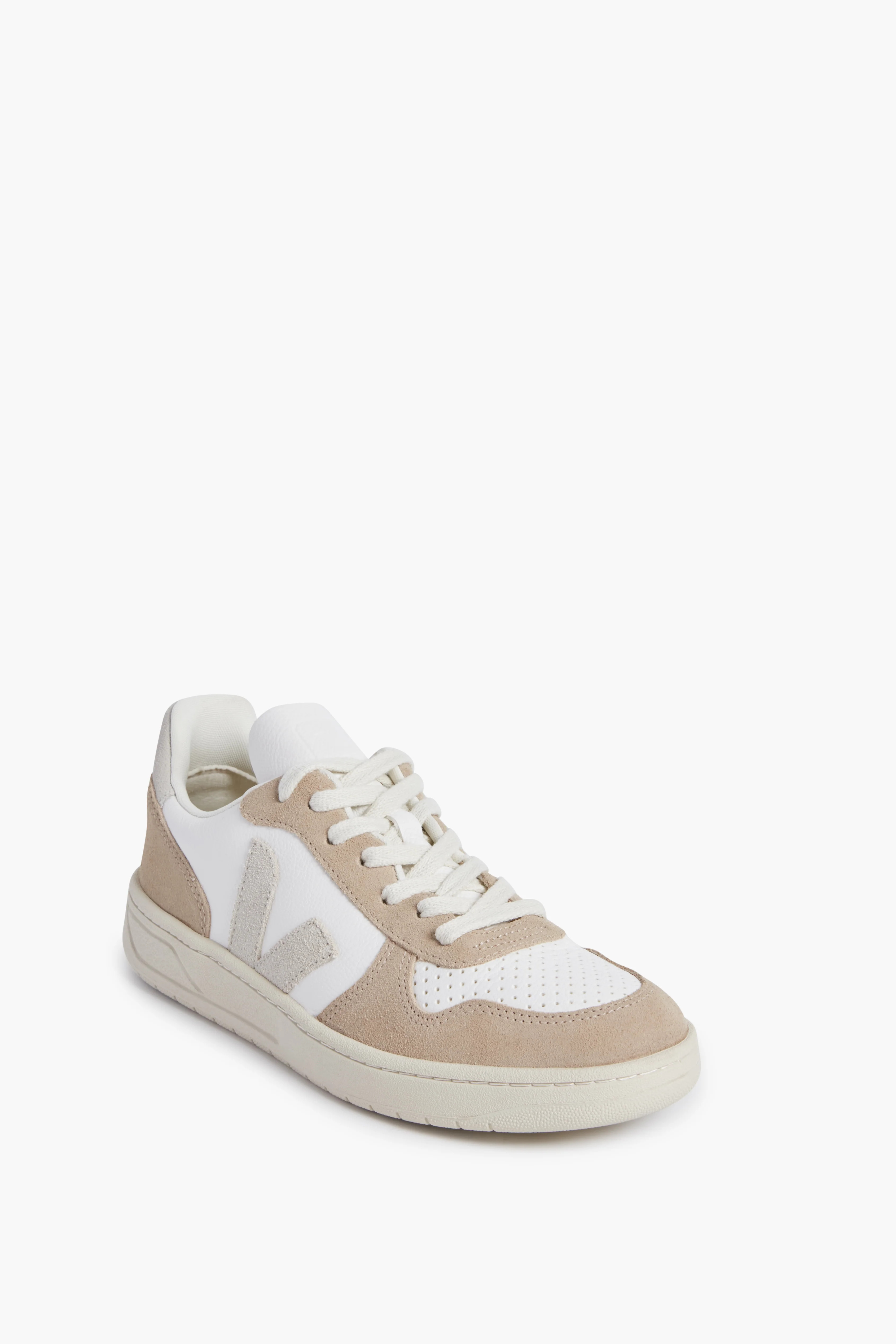 Extra White Natural Sahara V-10 Sneakers | Tuckernuck (US)