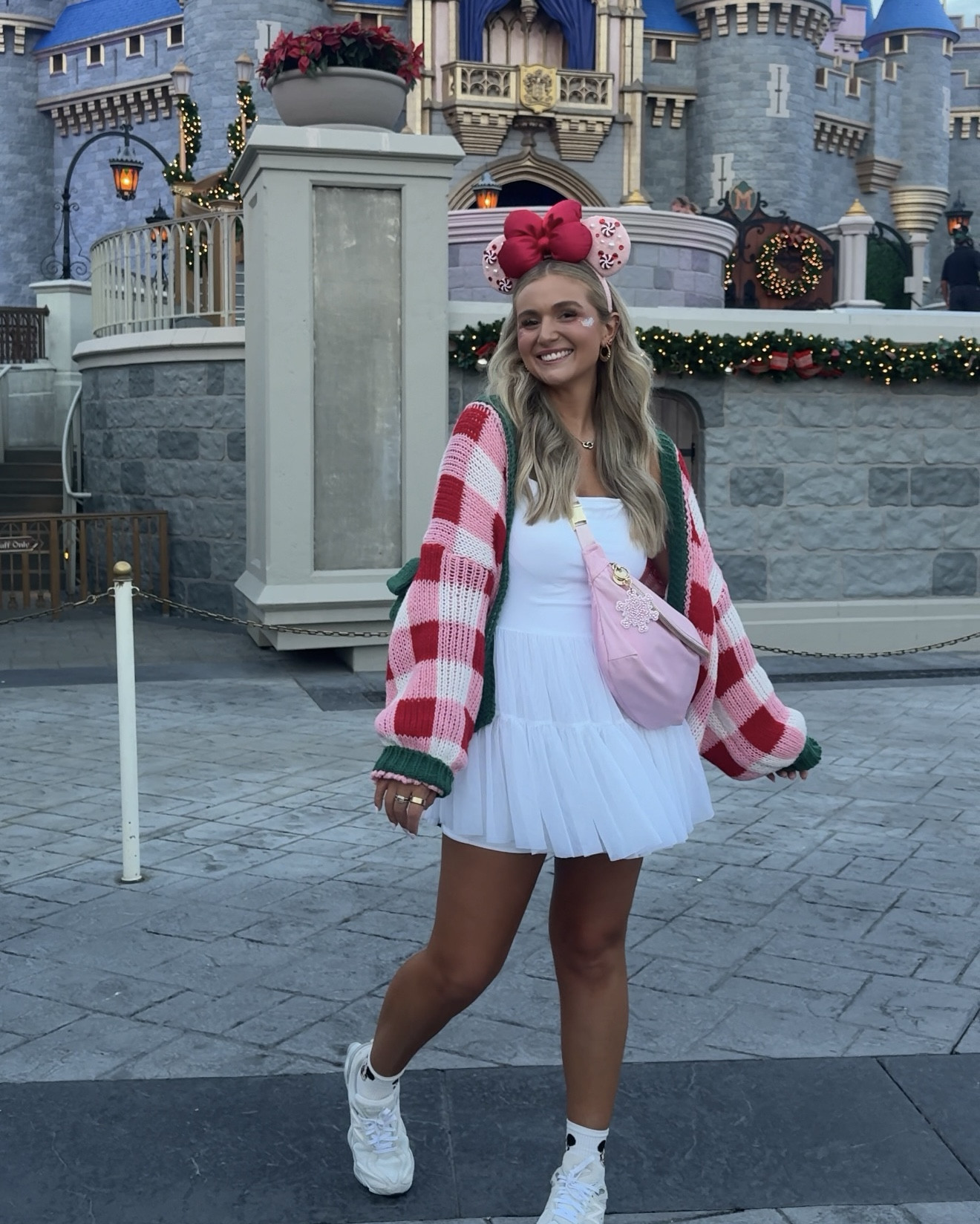 Mickeys Very Merry Christmas Party outfit in Disney World! 🩷🎄❣️✨  #disney #mvmcp #ootd #outfitinspo #disneyoutfits #active  