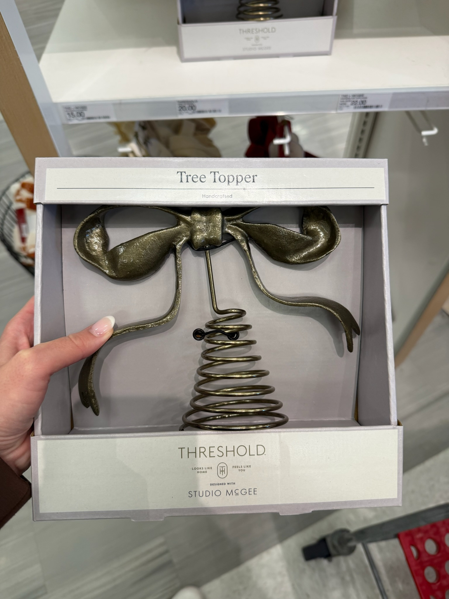 Soft ribbon tree toppers are always a classic but this metal bow topper screams modern chic Christmas ✨

#modernchristmas #treetopper #bowtopper #thresholddecor #target #targetchristmas 

 

#LTKHoliday #LTKSeasonal #LTKHome