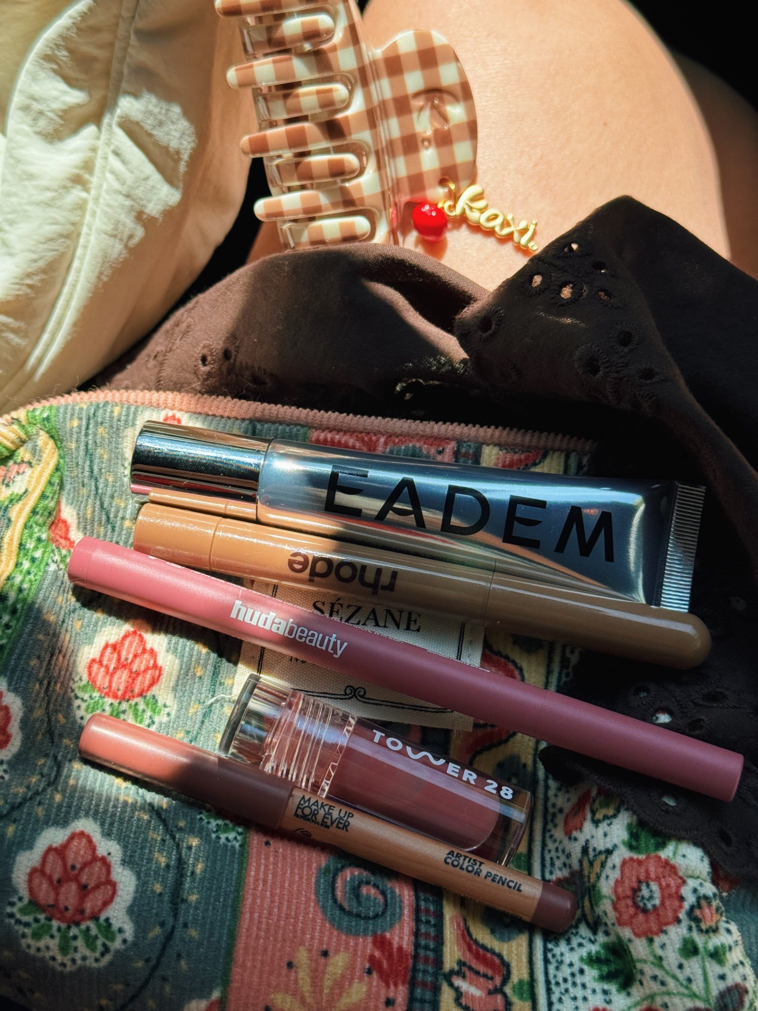 Favorite lip products. My current line up that I’ve been using non-stop lately.

eadem lip balm
huda beauty lip stain
rhode skin lip contouring 
tower 28 gloss up oil
makeup forever lip liner

•••
Charlotte tilbury
Summer Fridays 
Makeup by Mario 


Seasonal & Year long wear: Spring, Summer, Fall, Winter 

#LTKBeauty #LTKTravel #LTKgrwm