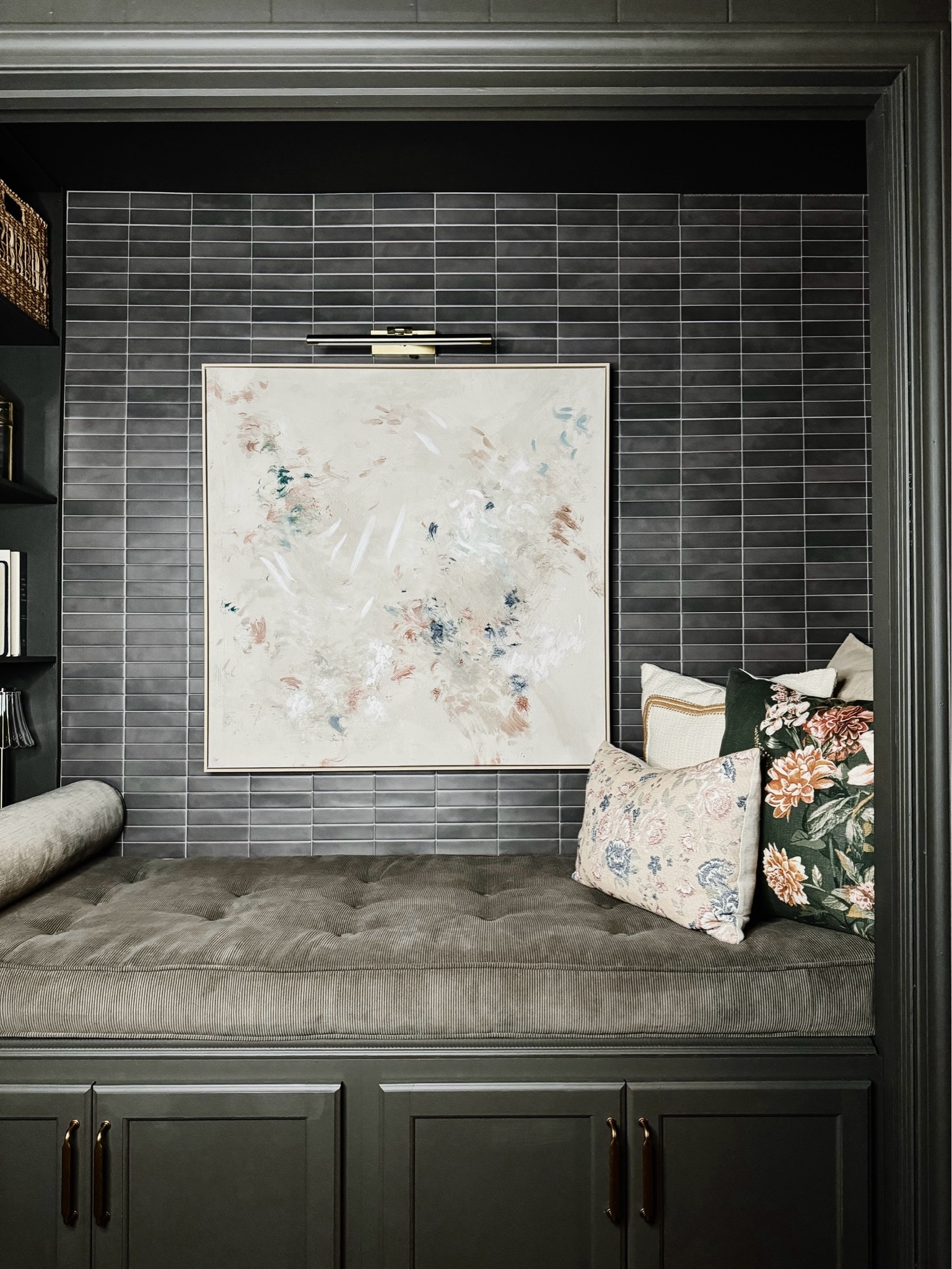 This reading nook is the perfect cozy spot to curl up with a book or take a nap 

#accentpillows #oversizedart #budgetart #picturelight #peelandstick 

#LTKFindsUnder50 #LTKHome #LTKFindsUnder100