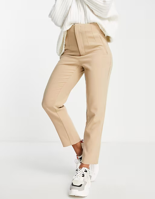 Stradivarius – Elegante Hose mit schmalem Schnitt in Beige | ASOS (Global)