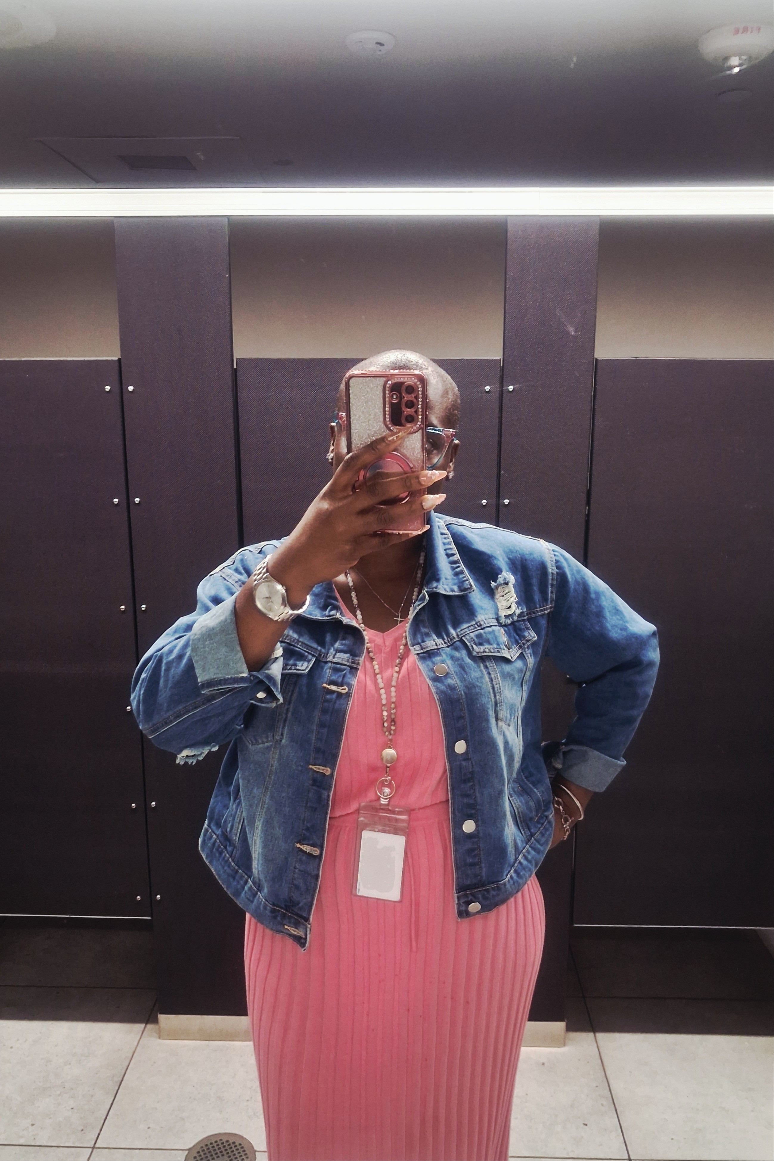 Quick restroom selfie

#LTKWorkwear