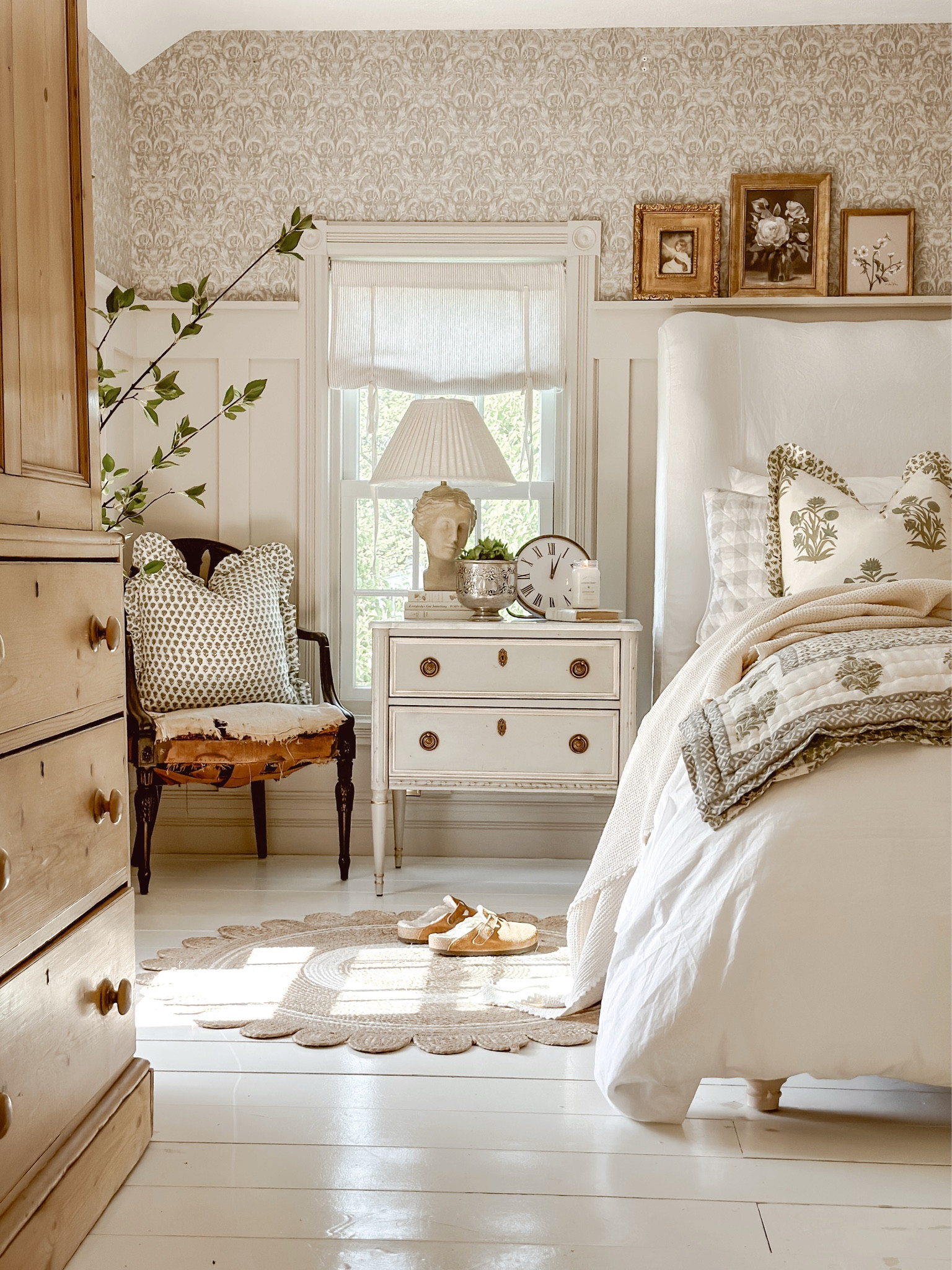 This bust lamp is on sale today in the exclusive ltk x anthro sale! It’s an all time favorite anthro find! 

#LTKFind #LTKxAnthro #LTKhome