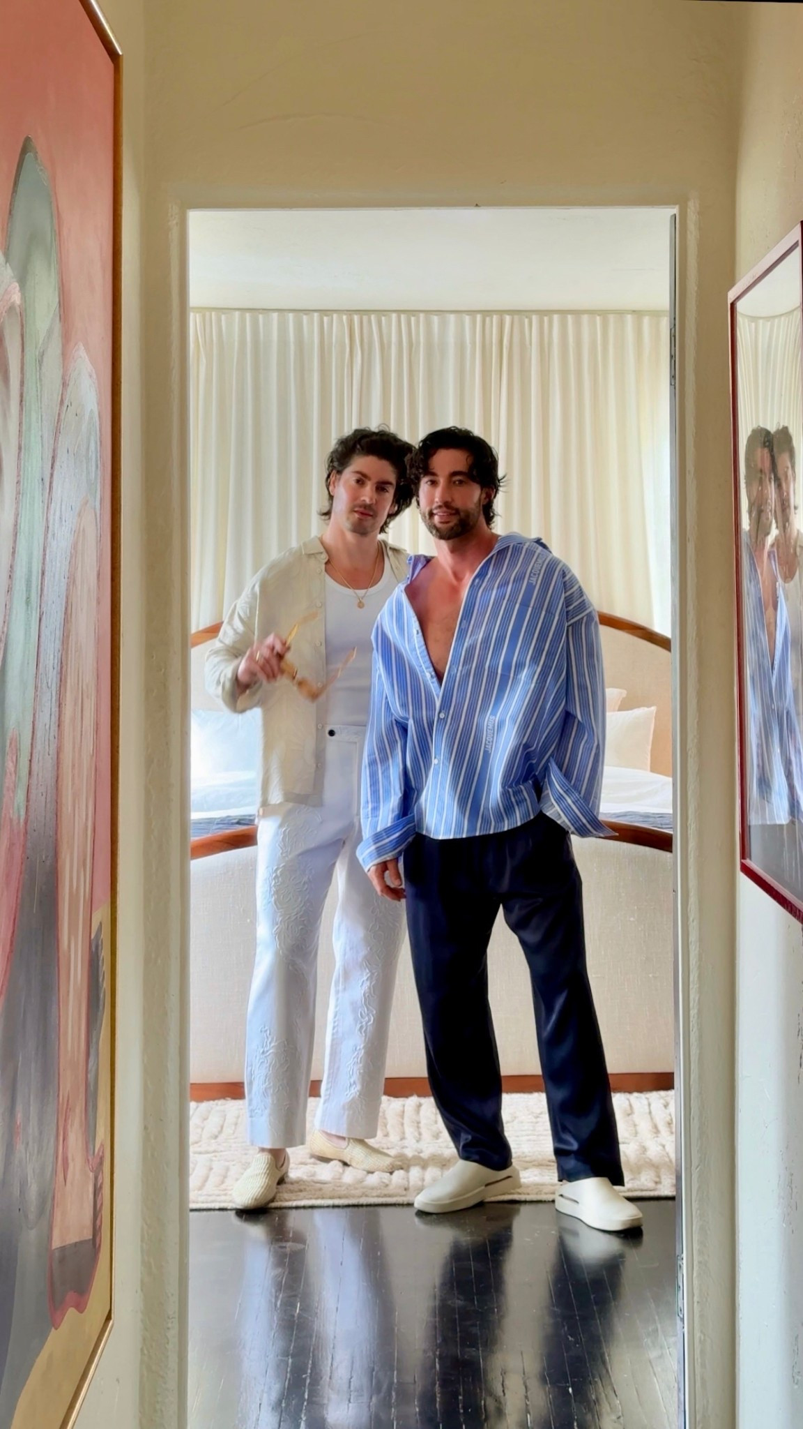 We’ve been getting a lot of questions about this oversized cotton poplin striped shirt from Jacquemus. Linked directly here + similar options — we love the ones from Gap and Banana Republic.

Chris is 6’ wearing size 50 from Jacquemus.

#LTKFindsUnder100 #LTKMens #LTKSaleAlert