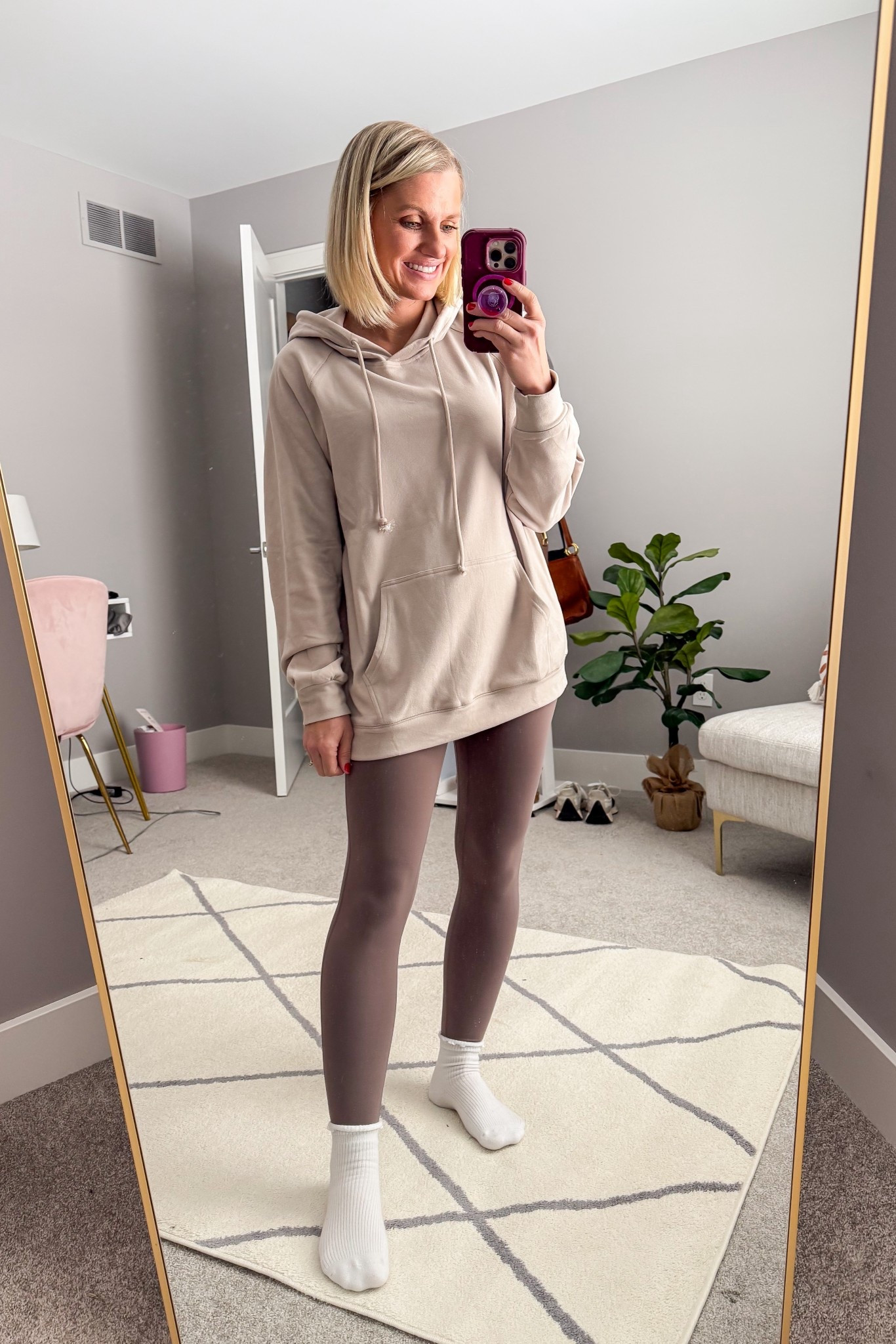 This sweatshirt is so cozy! I love how soft it is! I’m wearing a small! 

#LTKOver40 #LTKSeasonal #LTKootd