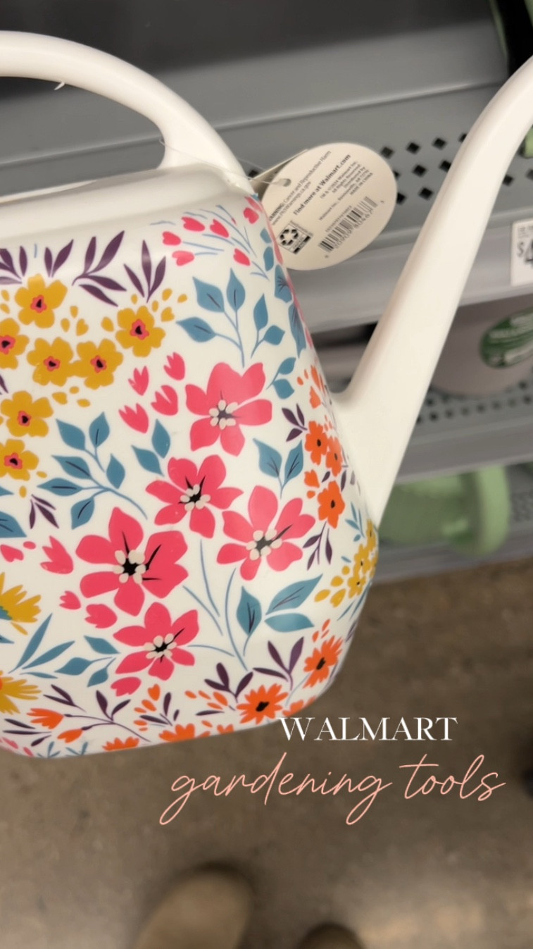 Gardening tools this cute makes me want to keep my plants alive! 💦🌿💕🌼🌻 

Walmart home | floral farmer | garden tools | gardening must haves | Walmart garden 