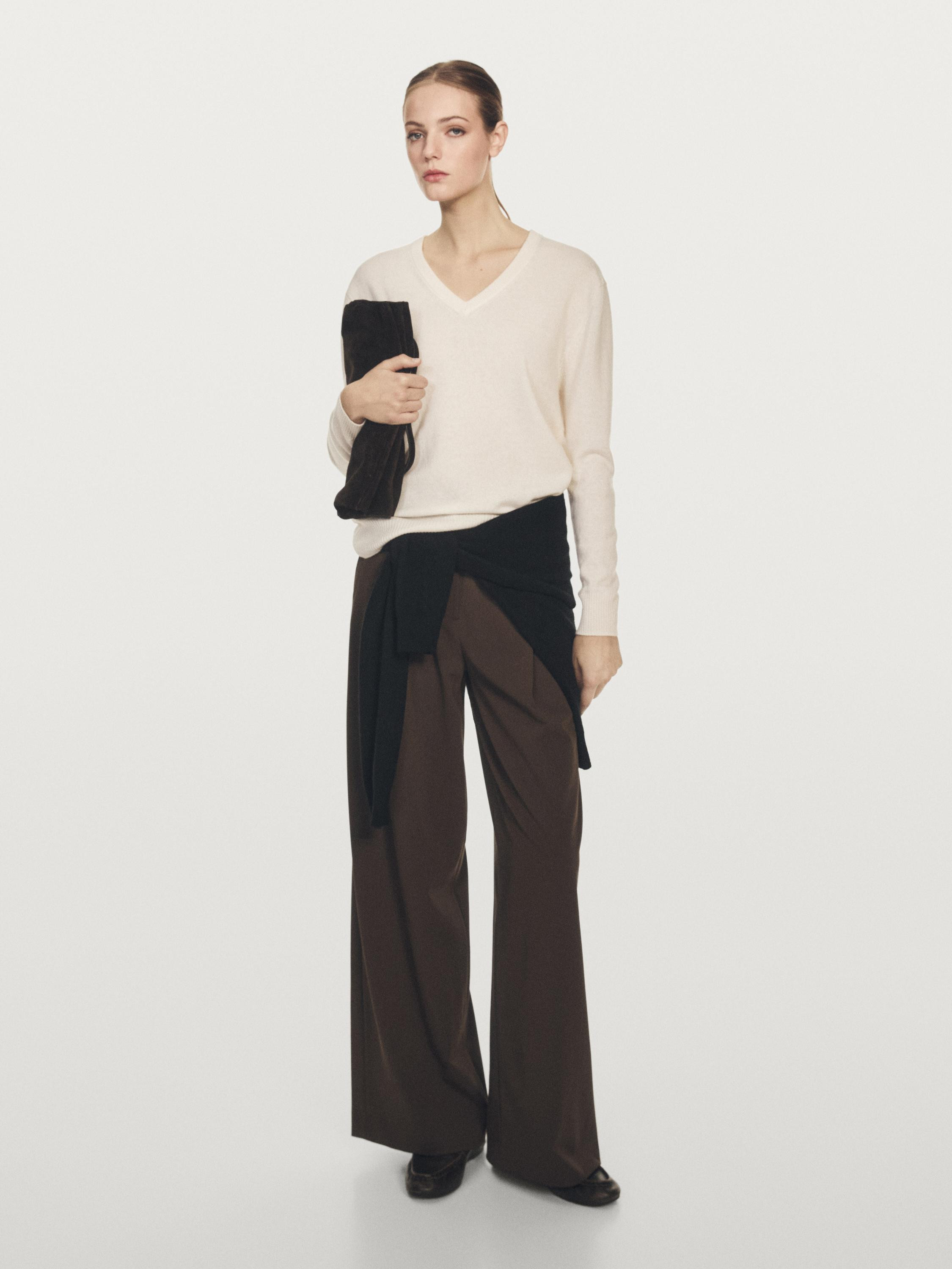 Strickpullover aus 100 % Kaschmir mit V-Ausschnitt | Massimo Dutti DE