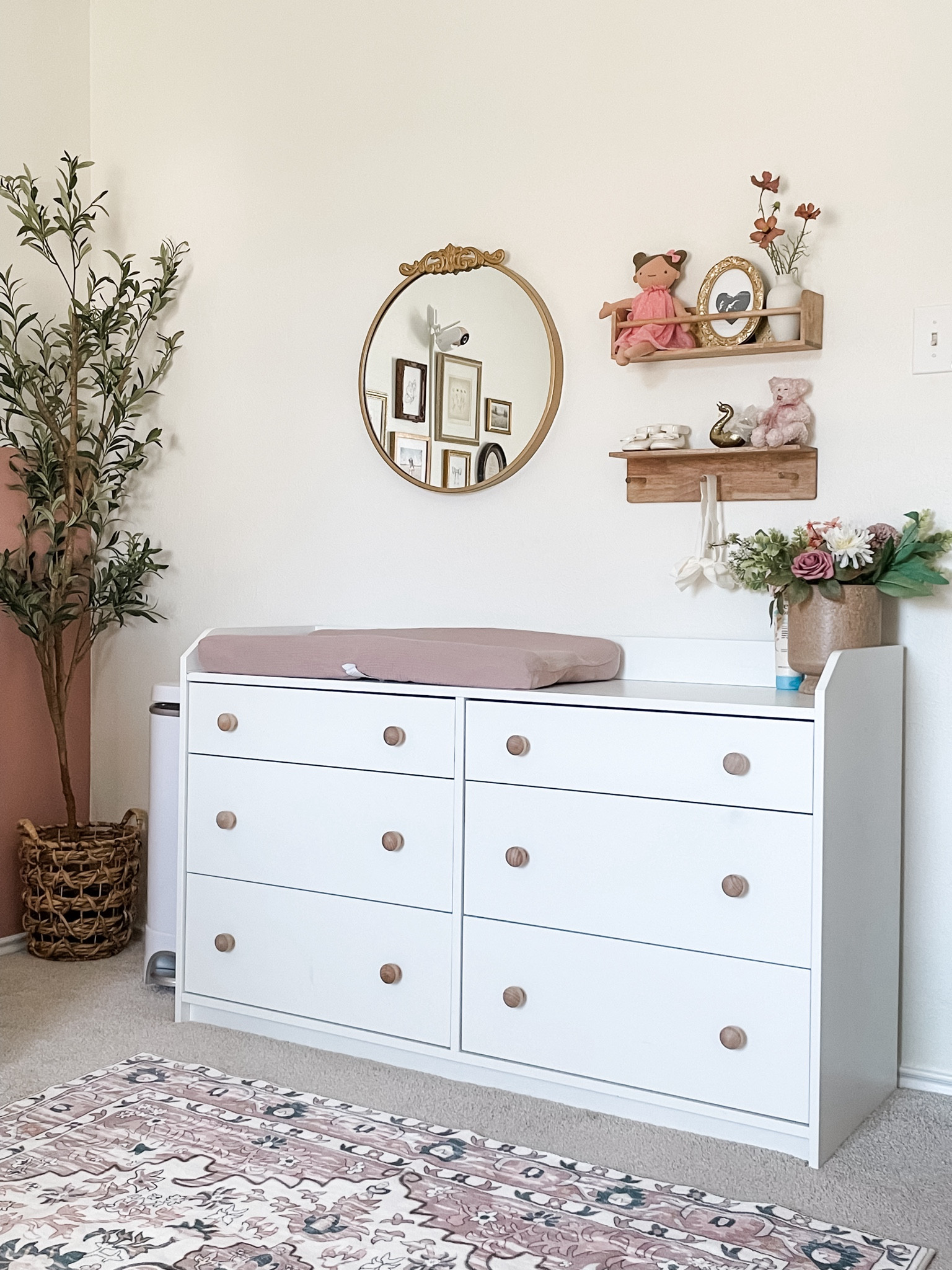 Babygirl nursery part 1/5

Baby, nursery, room, inspo, vintage, modern, changing table, shelf decor, Walmart, Amazon, Target, style, floral, olive tree

#LTKbaby #LTKMostLoved #LTKhome