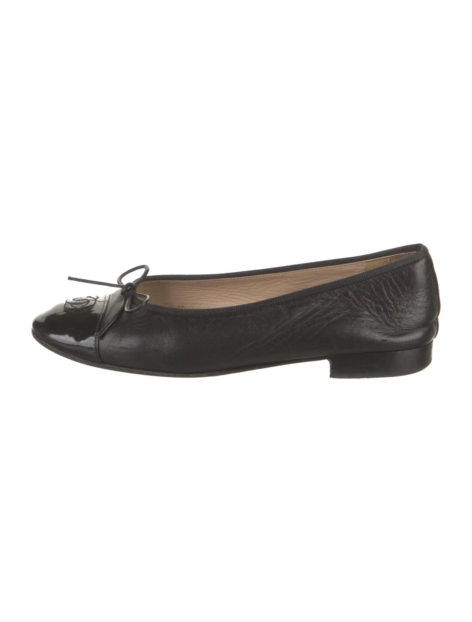 Interlocking CC Logo Leather Ballet Flats | The RealReal