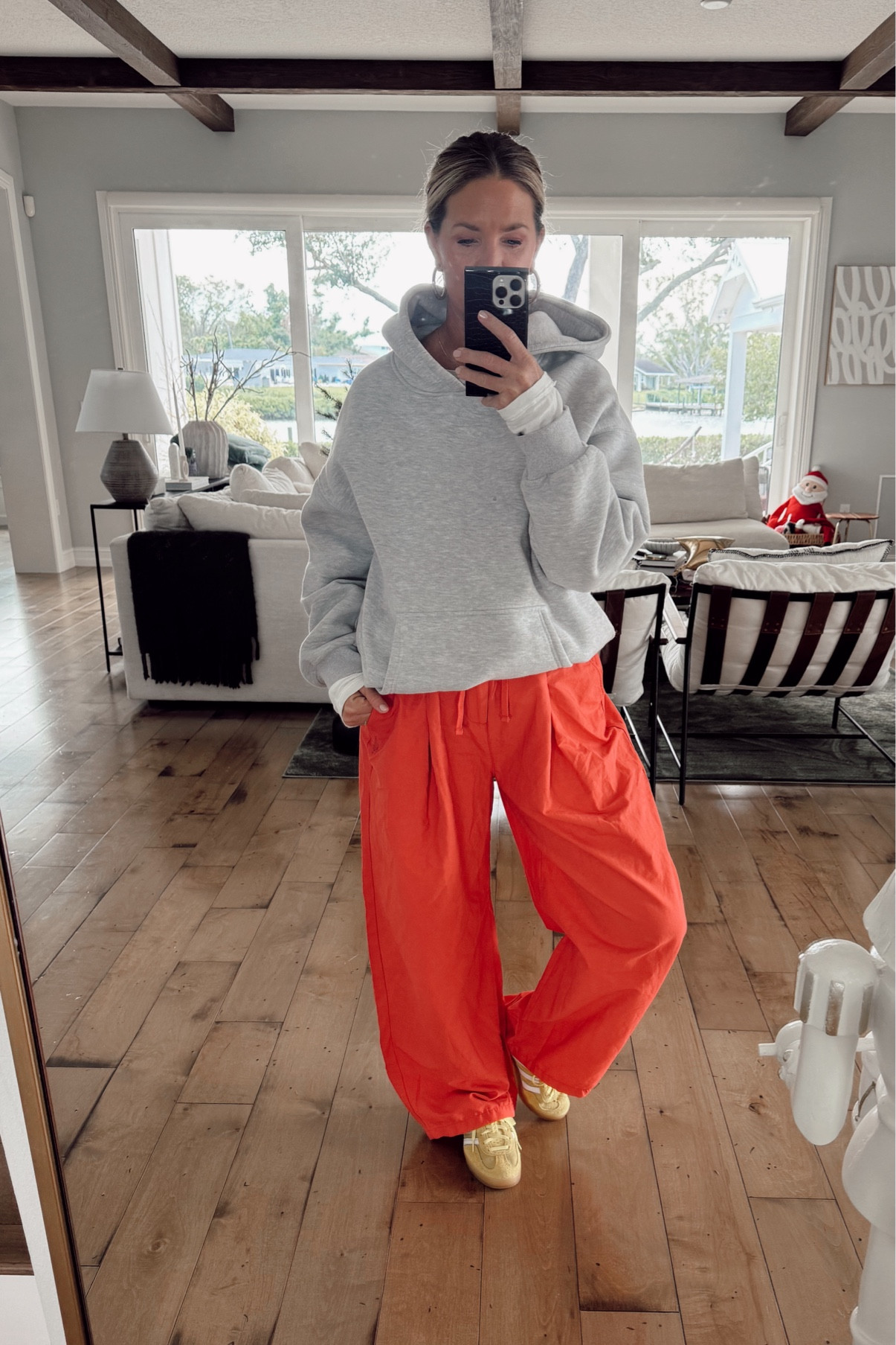 |OOTD| Finally wearing something other than leggings. 

Sweatshirt - large
Pants - smalll


#LTKFindsUnder50 #LTKStyleTip