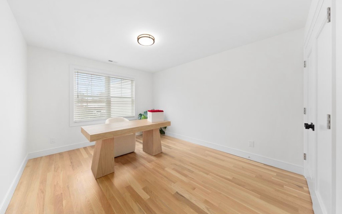 Clean Aesthetic Office 

#LTKWatchNow #LTKHome