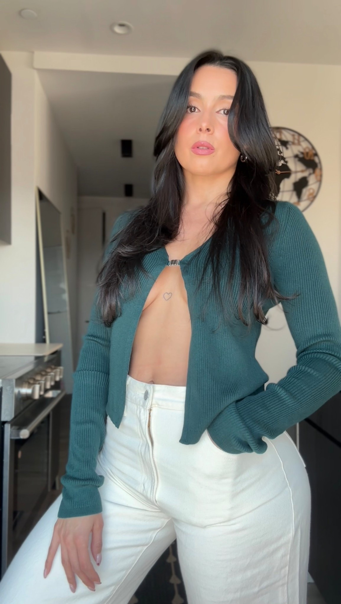 Estoy usando: suéter talla S y pantalón 28 para referencia 🫱🏻‍🫲🏼@levis-au @Alo Yoga 


#LTKgrwm #LTKdayinmylife #LTKSeasonal