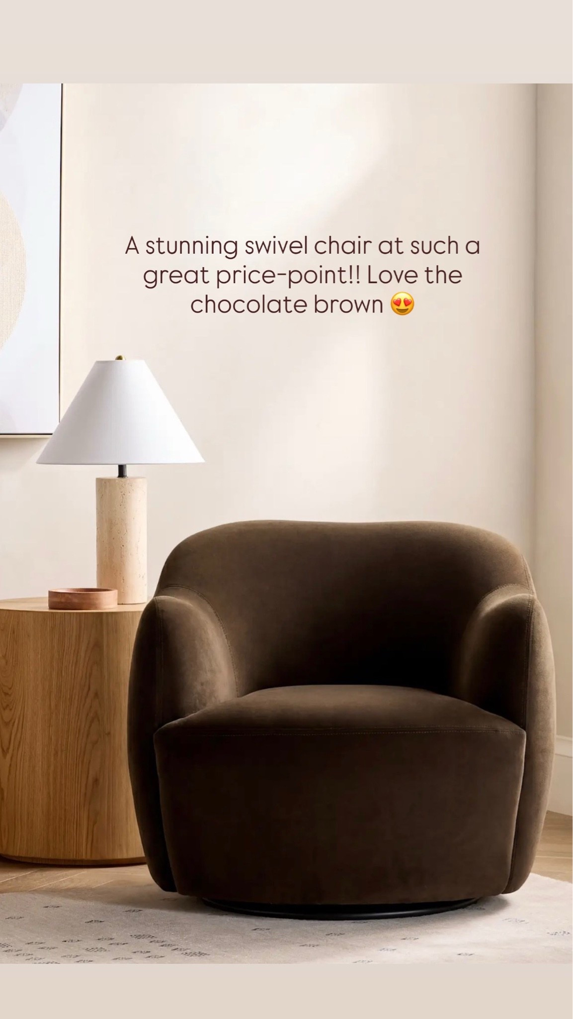 A stunning swivel chair at such a great price-point!! Love the chocolate brown 😍