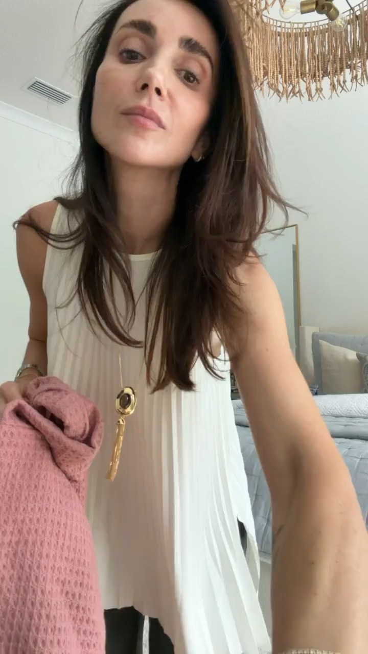 A 100% cotton robe just feels better after a shower. Soft, breathable, and absorbent without feeling too heavy, so it works year round and gets even better with every wash.

cotton bath robe, 100% cotton robe, women’s robe, lightweight robe, breathable robe, spa robe, bath essentials, self care, cozy home essentials, everyday robe, annabrstyle

#LTKTravel #LTKOver40 #LTKselfcare